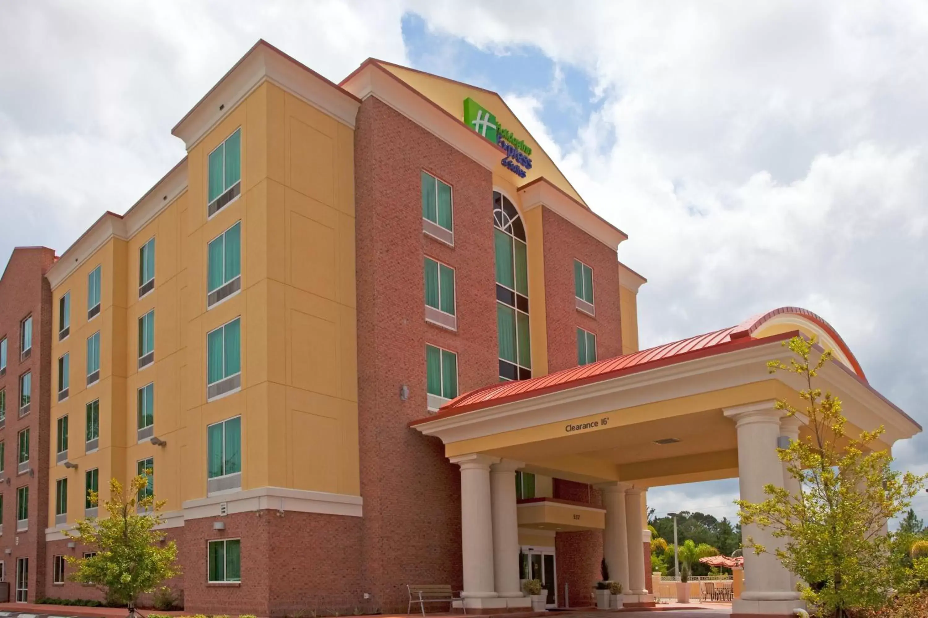Property Building in Holiday Inn Express Hotel & Suites Chaffee - Jacksonville West, an IHG Hotel