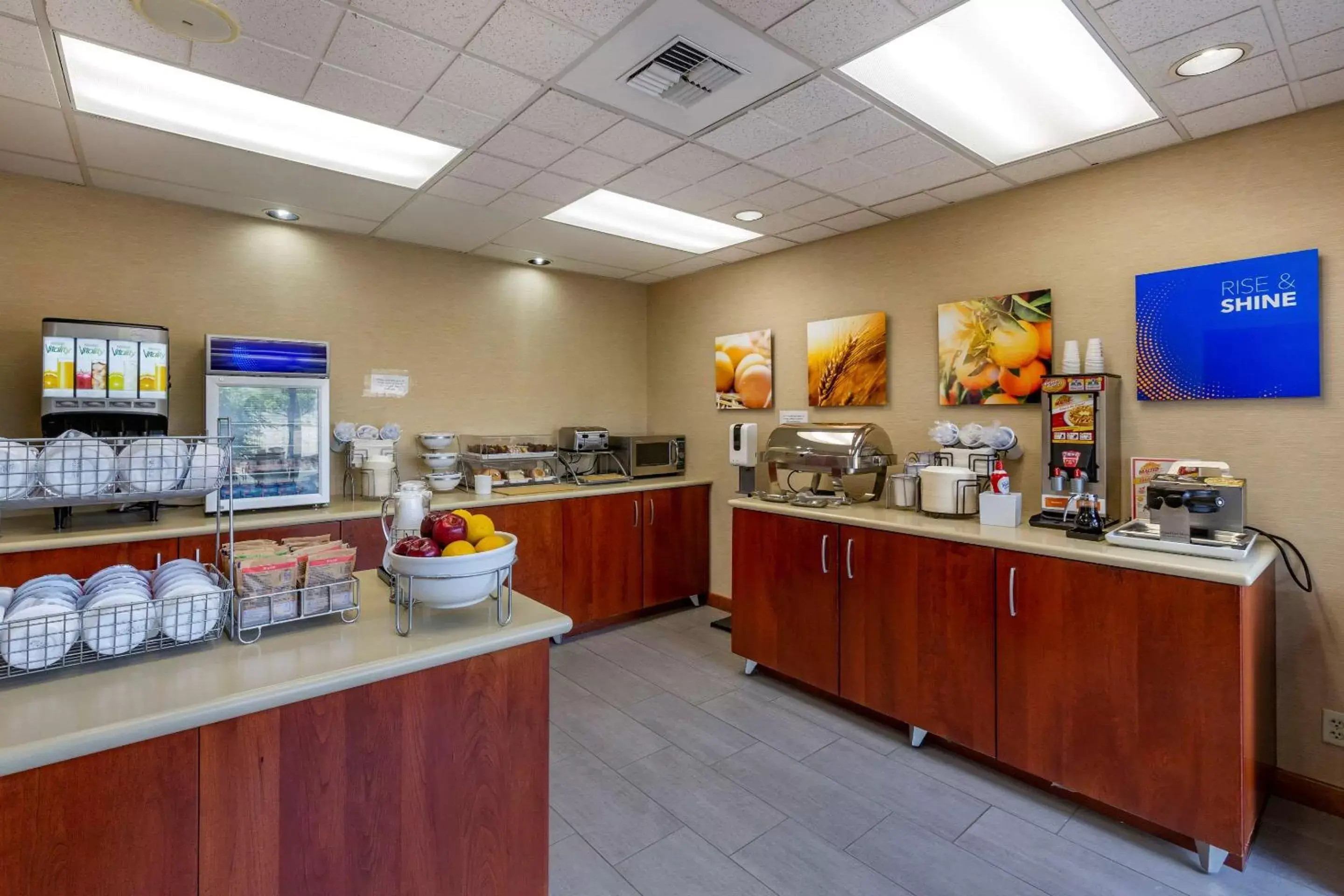 Breakfast, Restaurant/Places to Eat in Comfort Inn