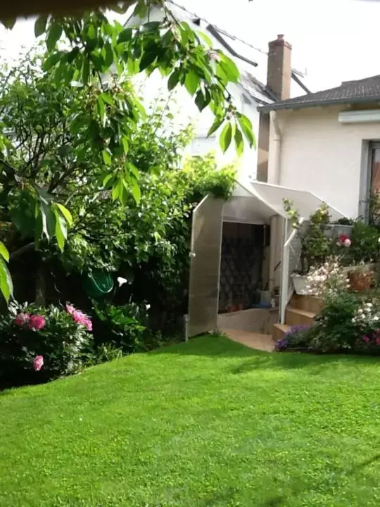 Garden in Agora Mijo Chambre d'Hôtes