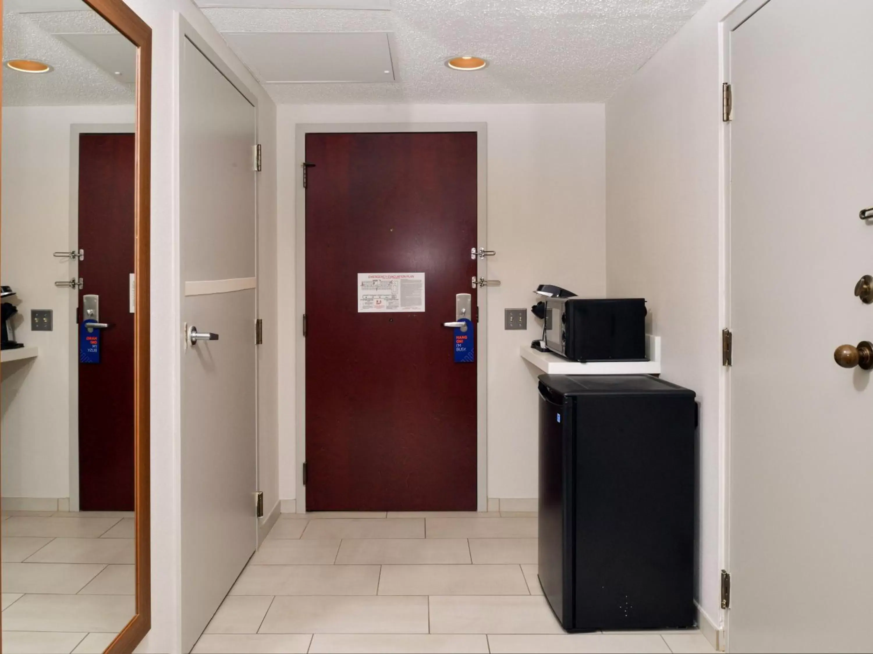 Photo of the whole room, TV/Entertainment Center in Holiday Inn Express Blowing Rock South, an IHG Hotel