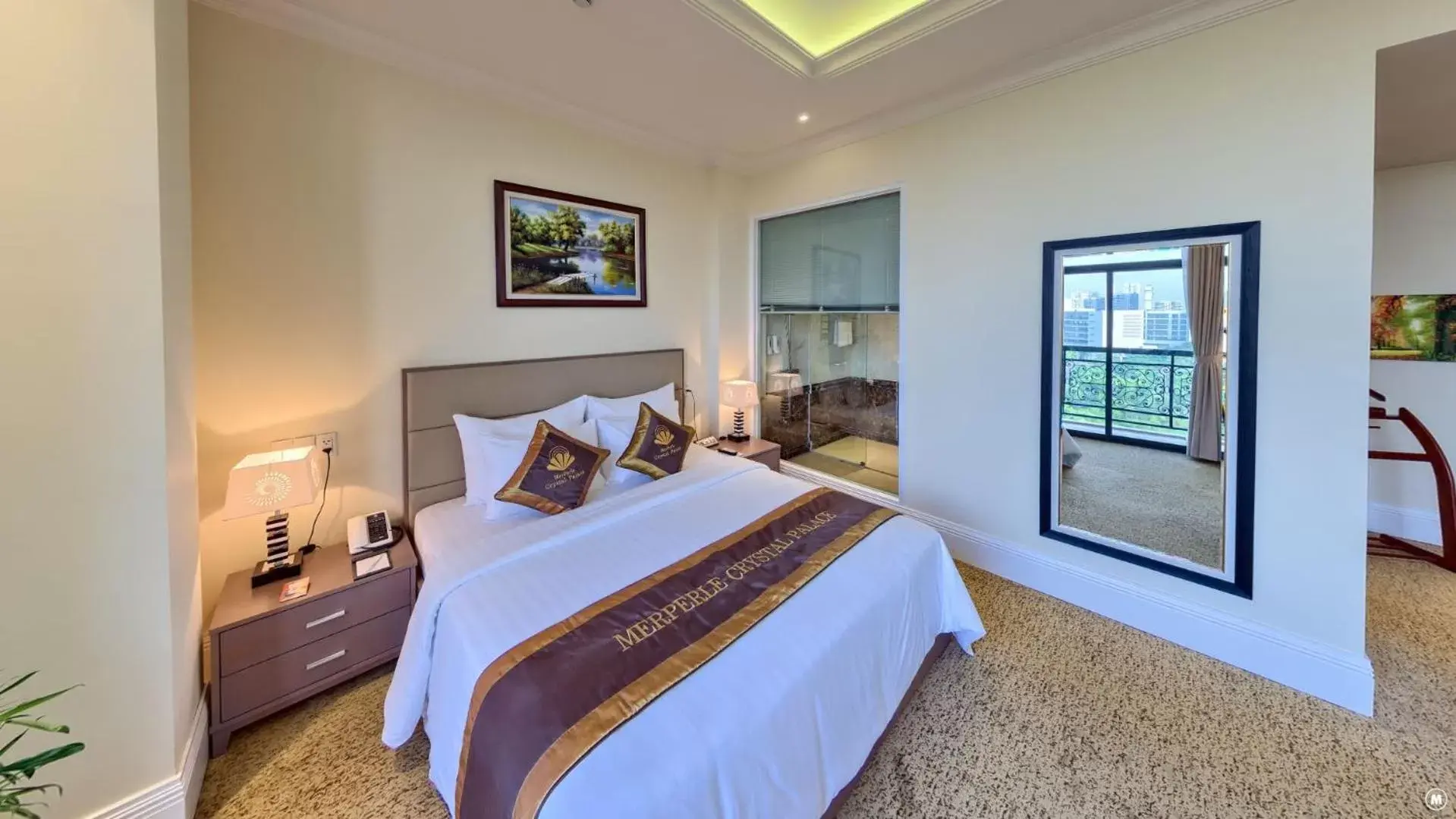 Bed in MerPerle Crystal Palace Bed in MerPerle Crystal Palace