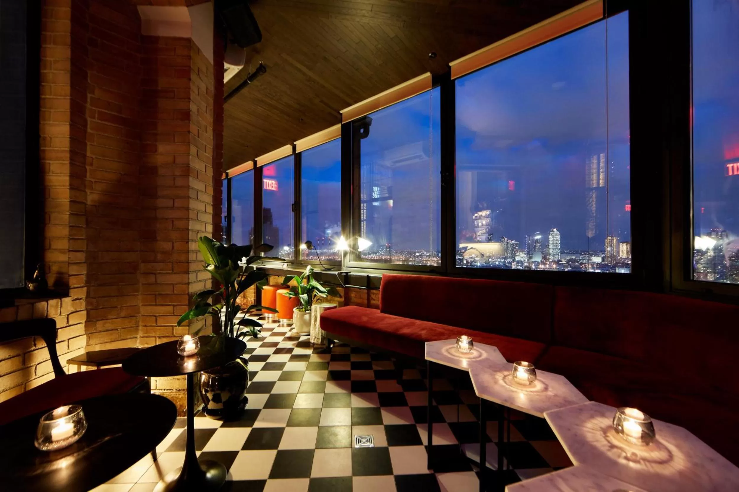 Lounge or bar in The Beekman Tower, Trademark Collection by Wyndham