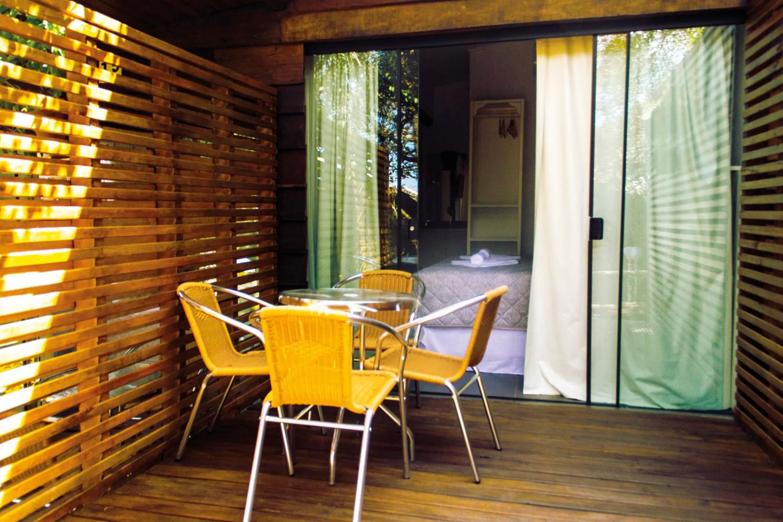 Balcony/Terrace, Dining Area in Pousada Canto da Vigia