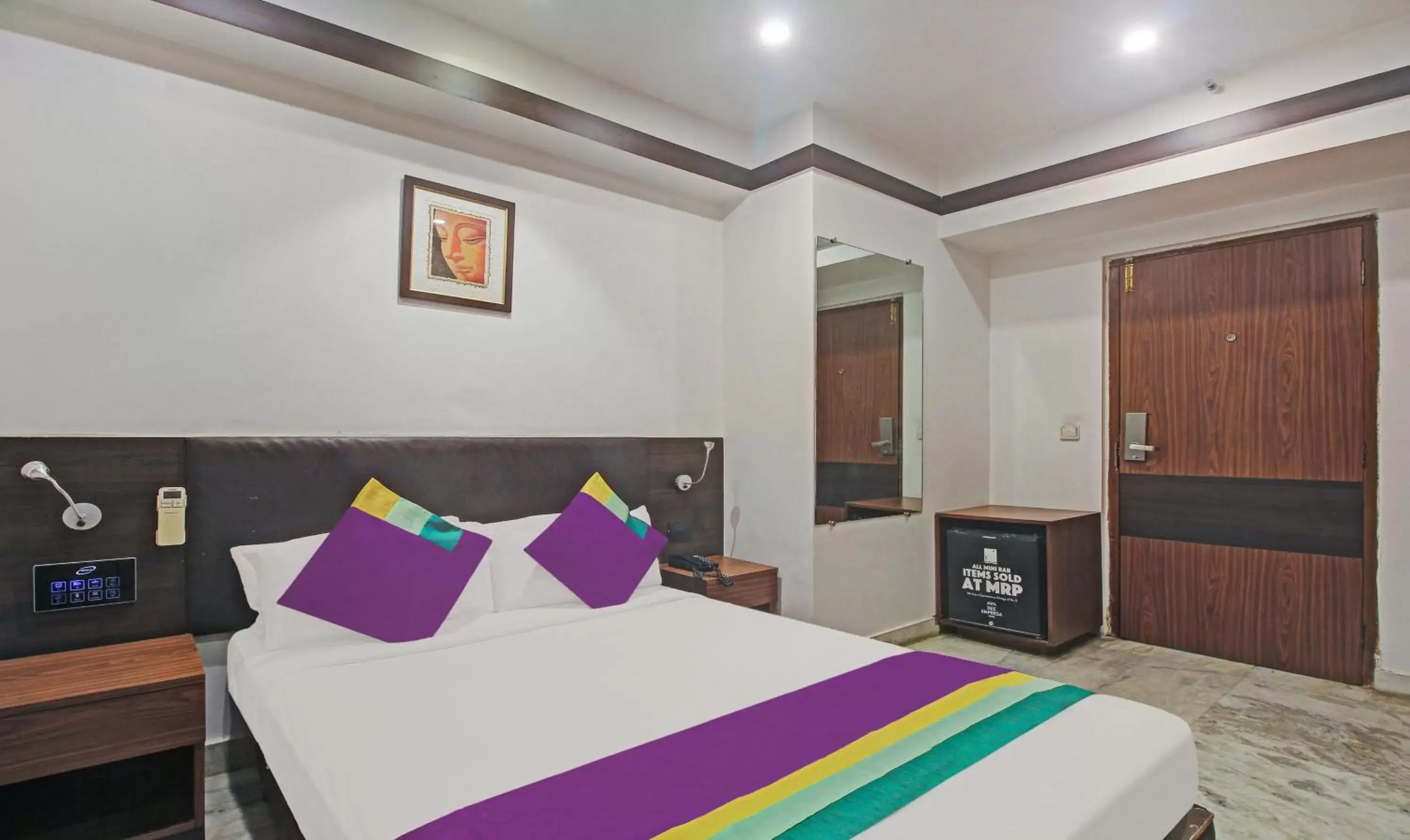 Standard Double Room in Treebo Tryst Dee Empresa Standard Double Room in Treebo Tryst Dee Empresa