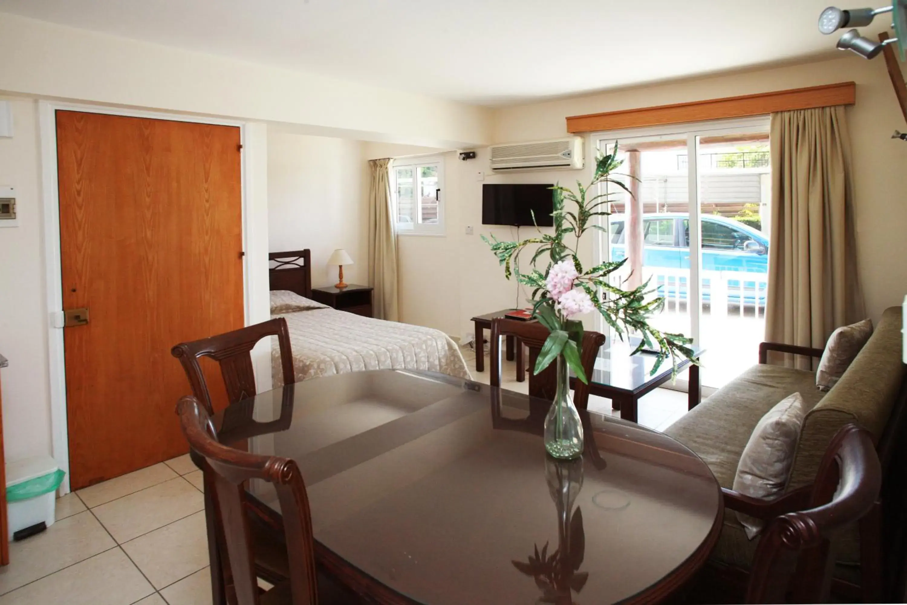 Dining area, Seating Area in Petsas Apartments