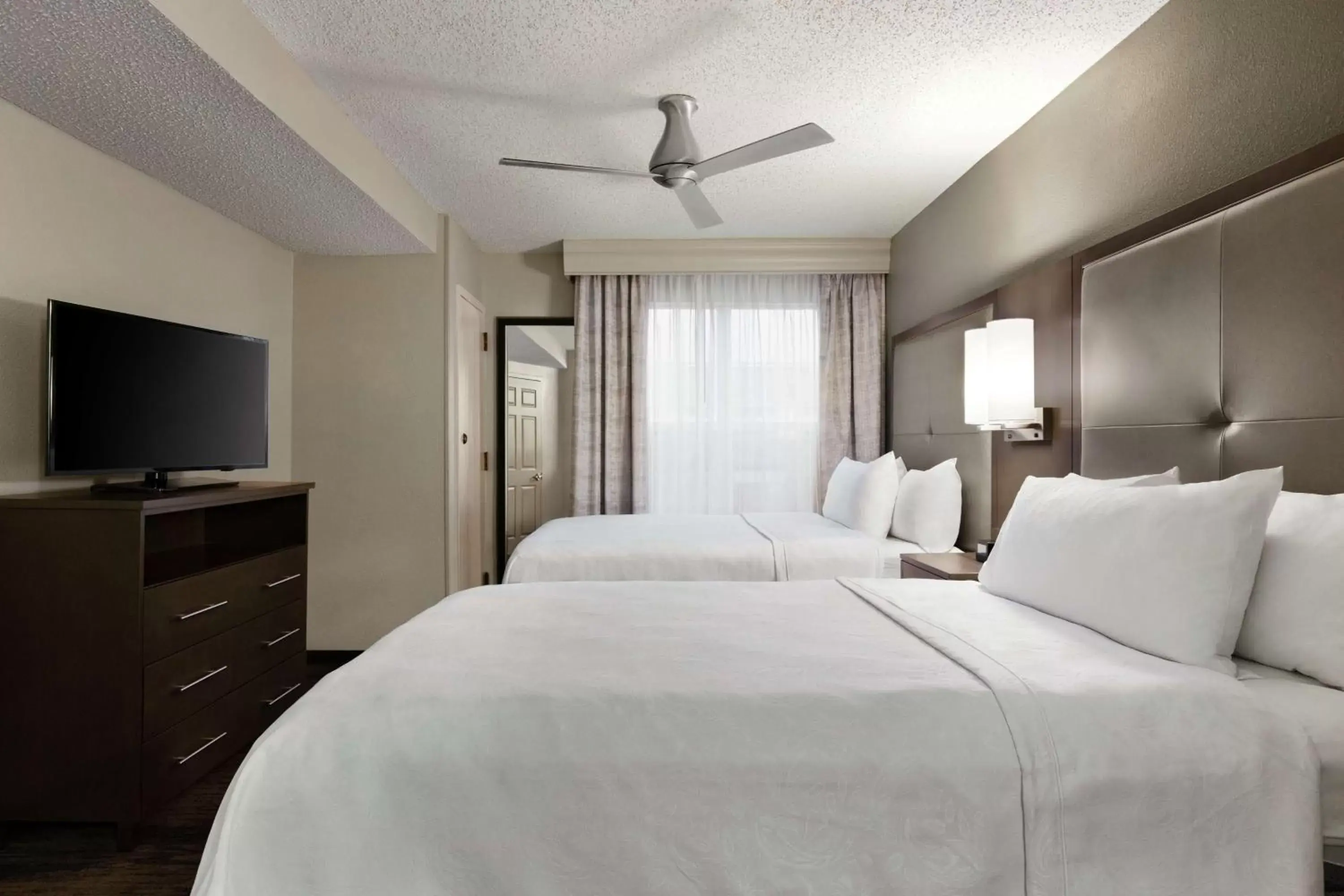 Suite with Two Double Beds and Bath Tub - Mobility and Hearing Access/Non-Smoking in Homewood Suites by Hilton Dallas-Plano Suite with Two Double Beds and Bath Tub - Mobility and Hearing Access/Non-Smoking in Homewood Suites by Hilton Dallas-Plano