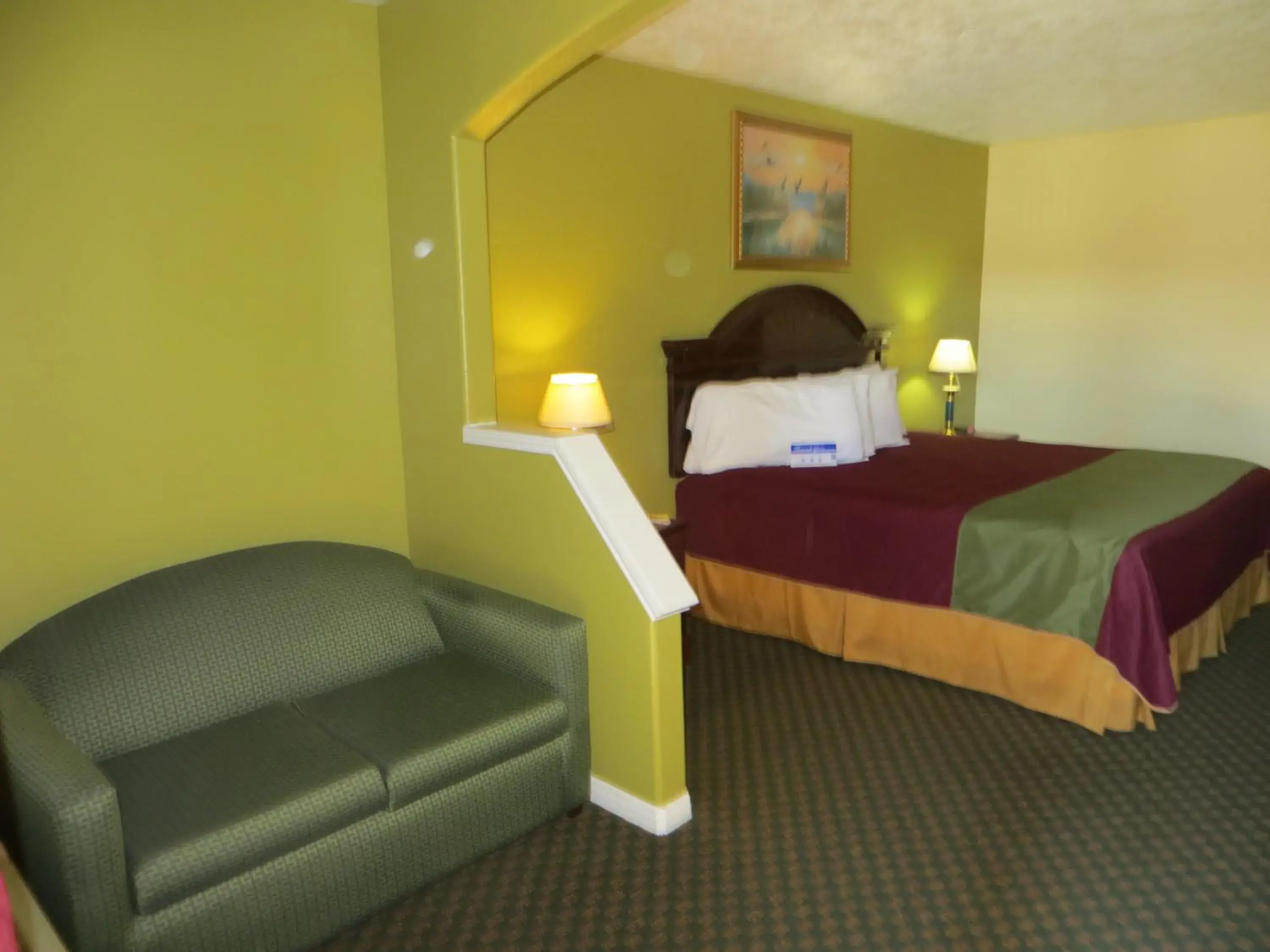 Bed in Americas Best Value Inn & Suites Hempstead Prairie View