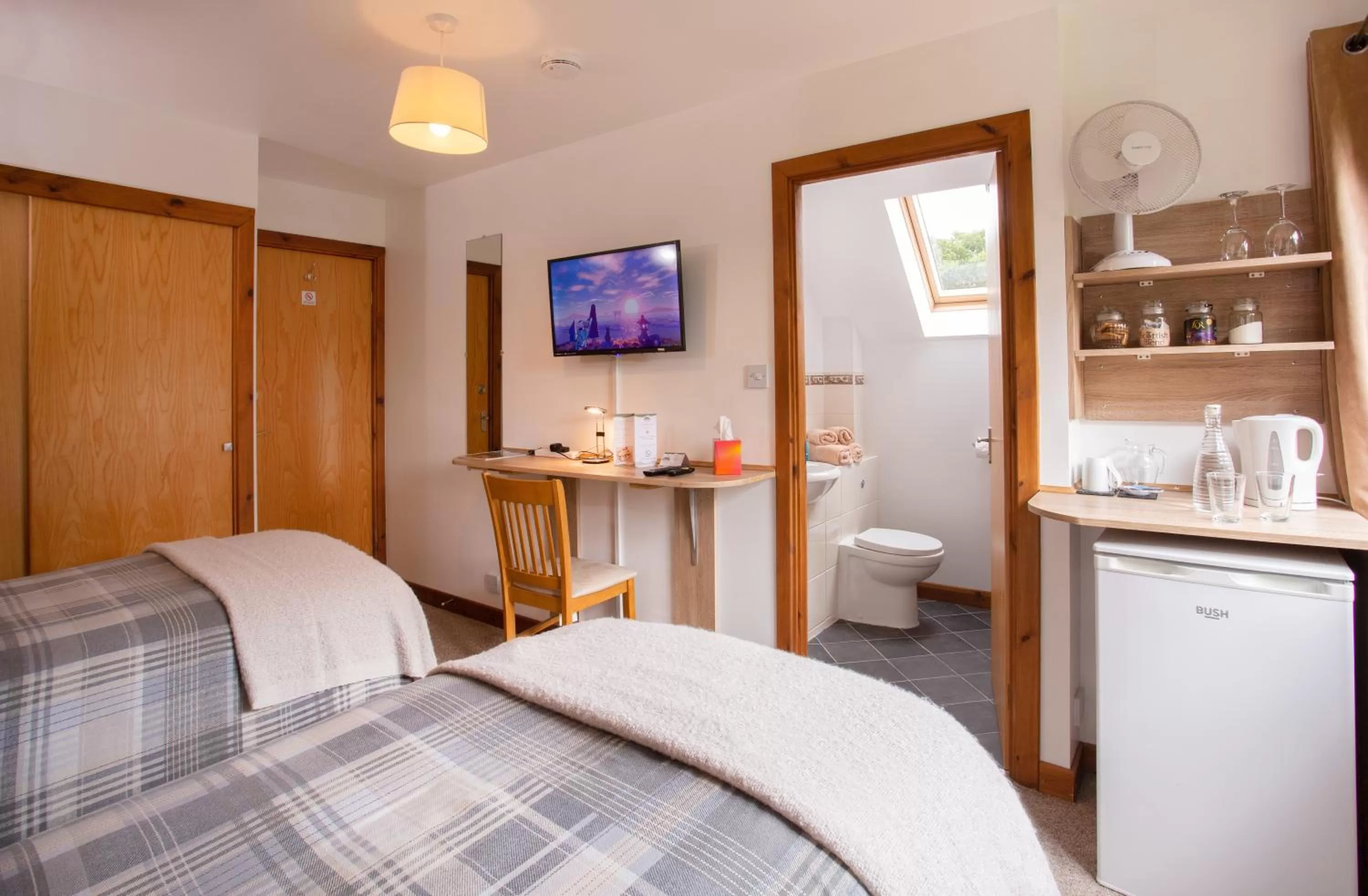 Coffee/tea facilities, Bed in Beechwood Lodge