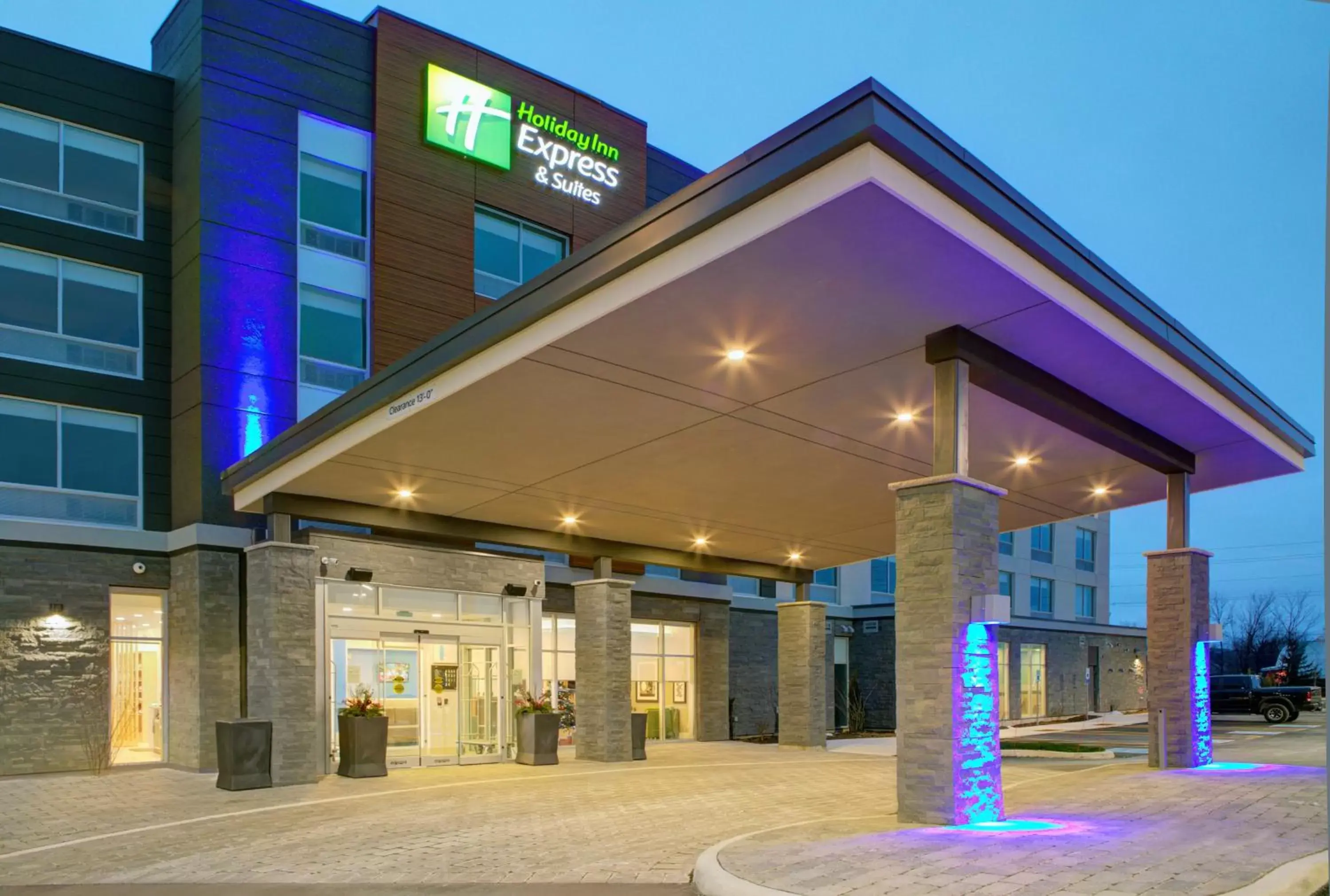 Property building in Holiday Inn Express & Suites - Collingwood