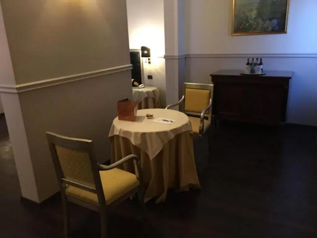 Restaurant/Places to Eat in Hotel Don Carlo