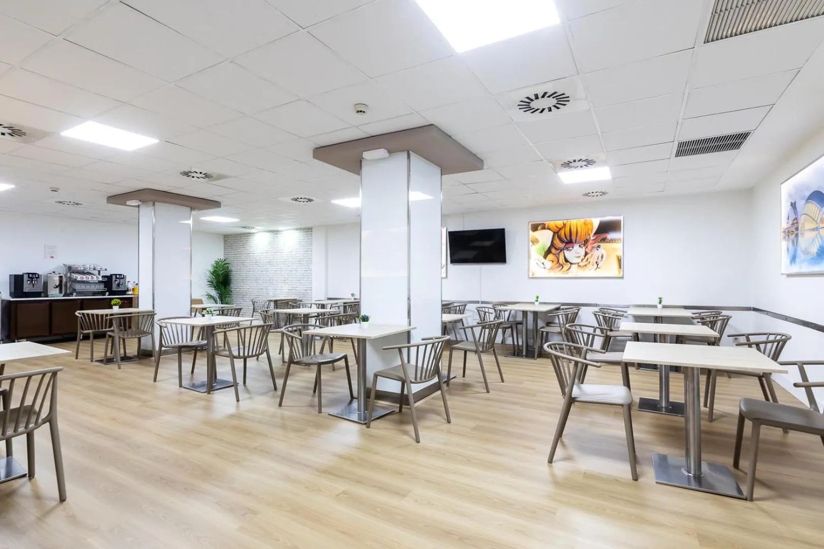 Restaurant/places to eat in Sweet Hotel Renasa