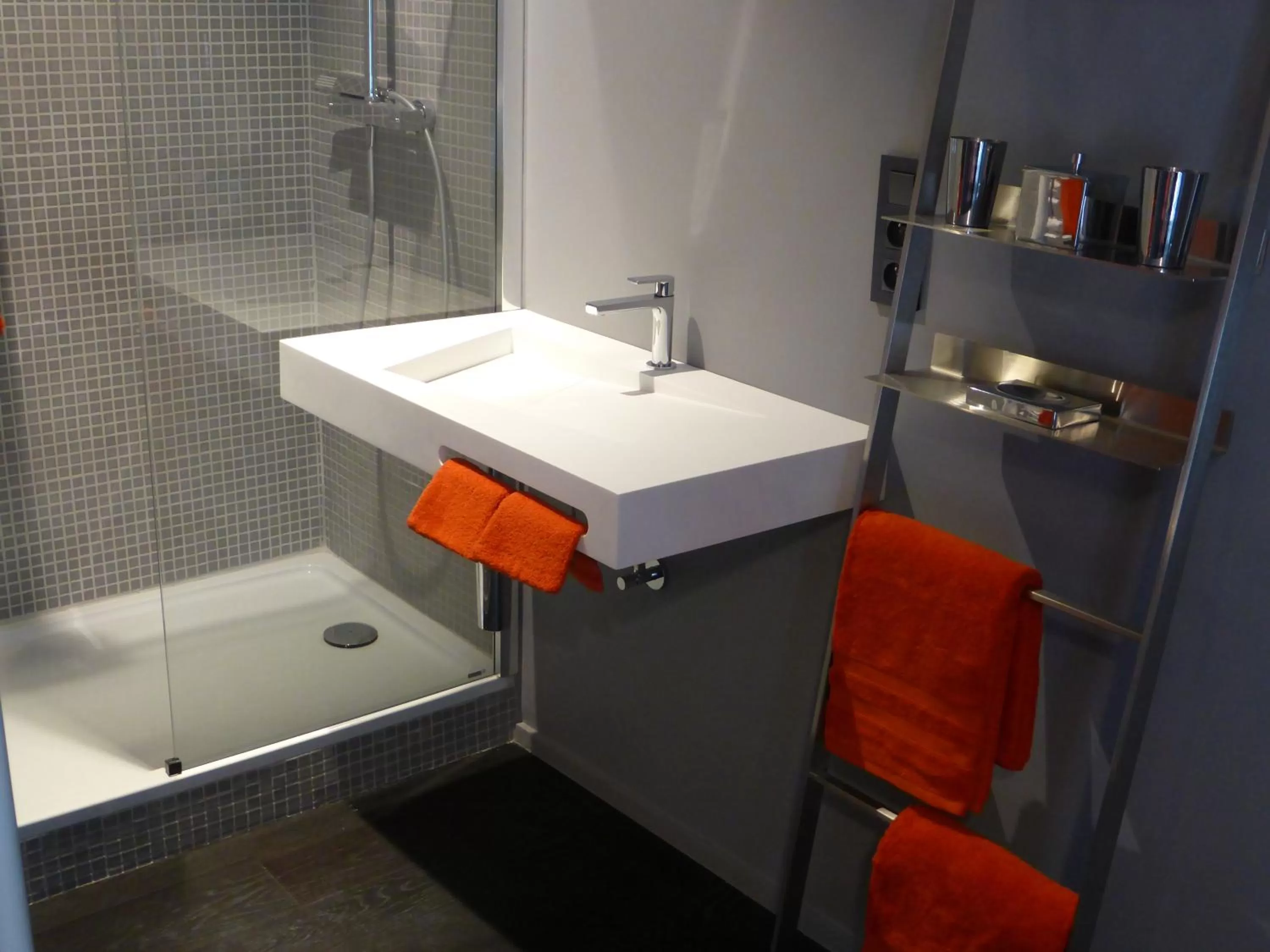 Shower in All In One