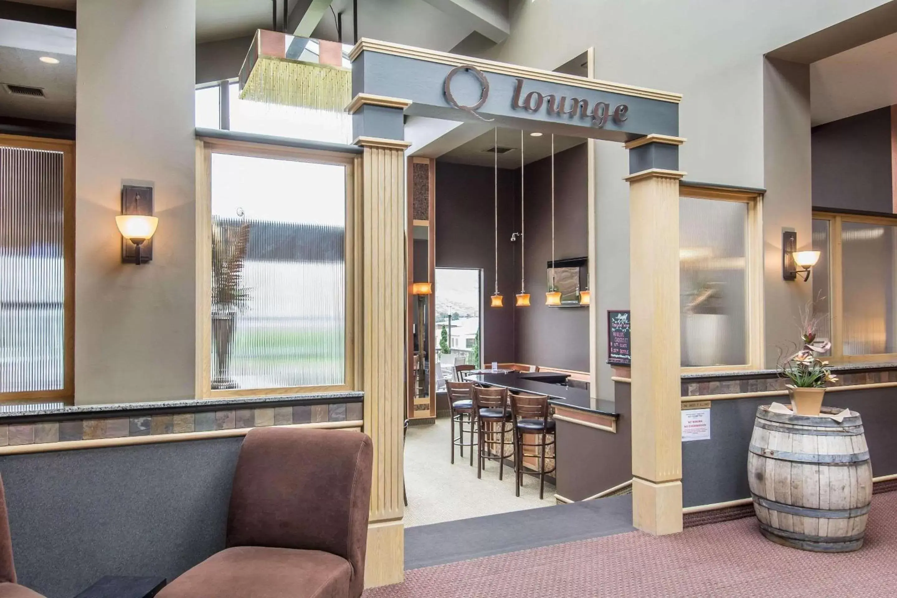 Lounge or bar in Holiday Inn - Clarkston - Lewiston, an IHG Hotel