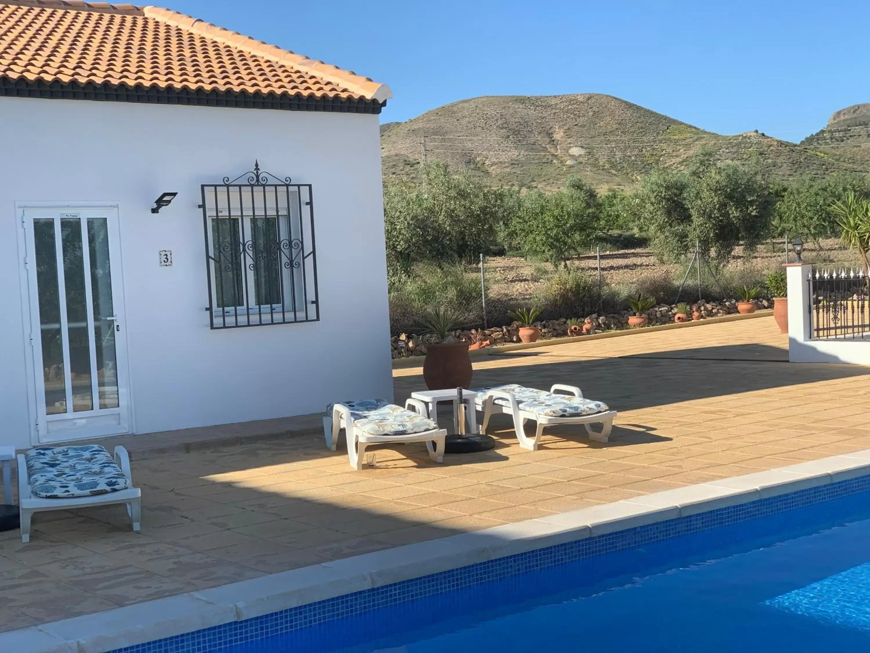 Property building, Swimming Pool in B&B Casa Blanca Oria