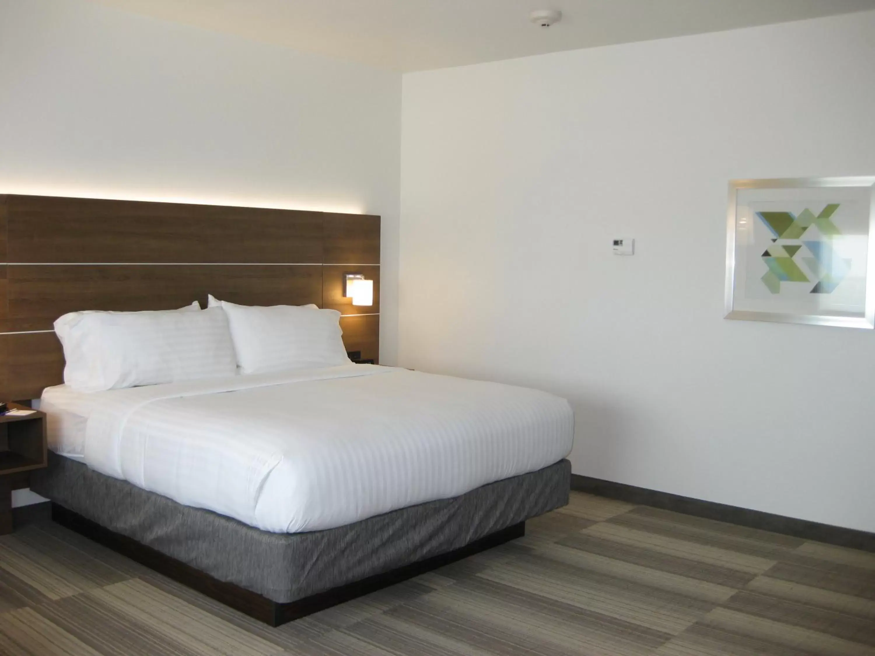 Bedroom, Bed in Holiday Inn Express & Suites - Houston NW - Cypress Grand Pky, an IHG Hotel