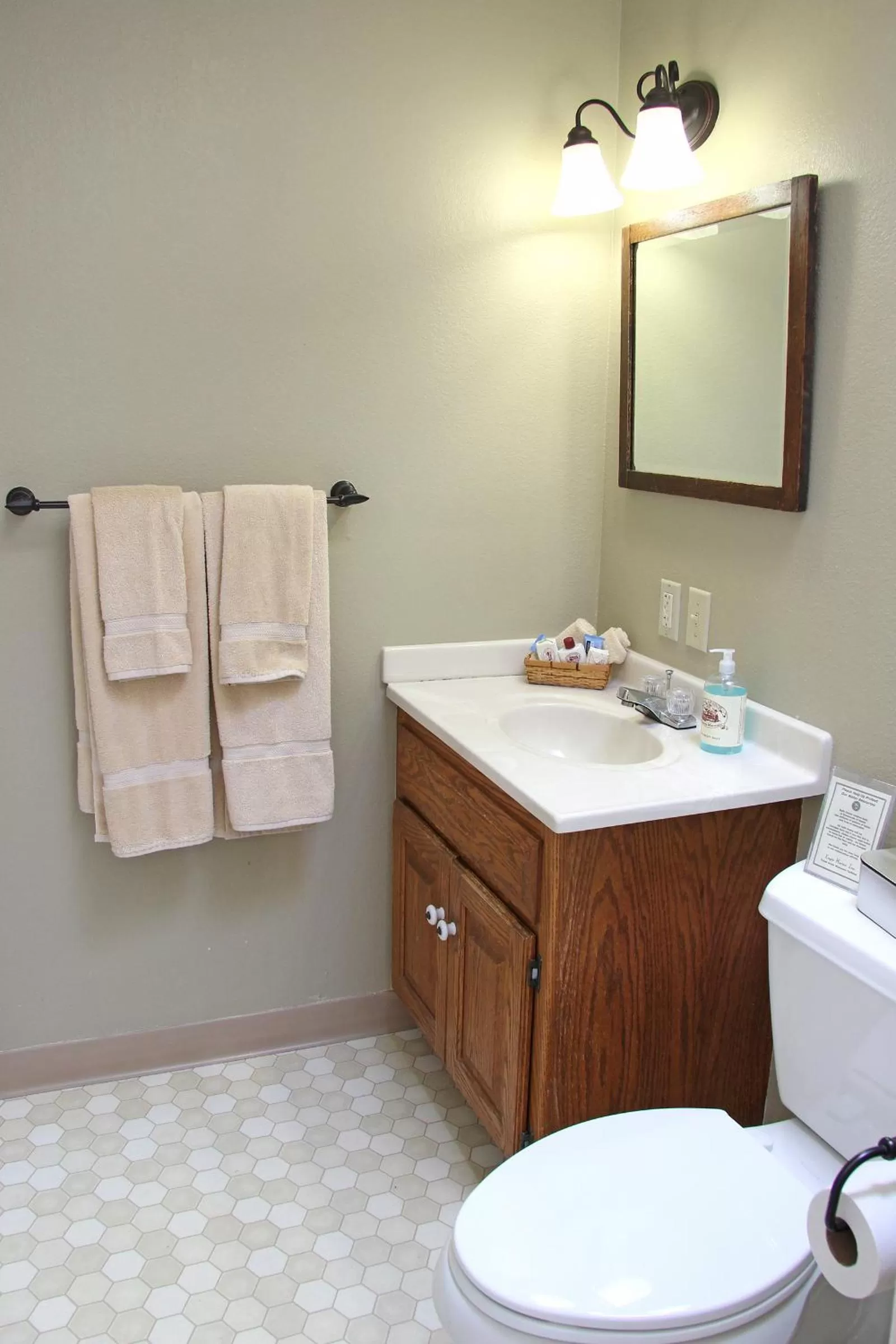 Bathroom in Eagle Harbor Inn