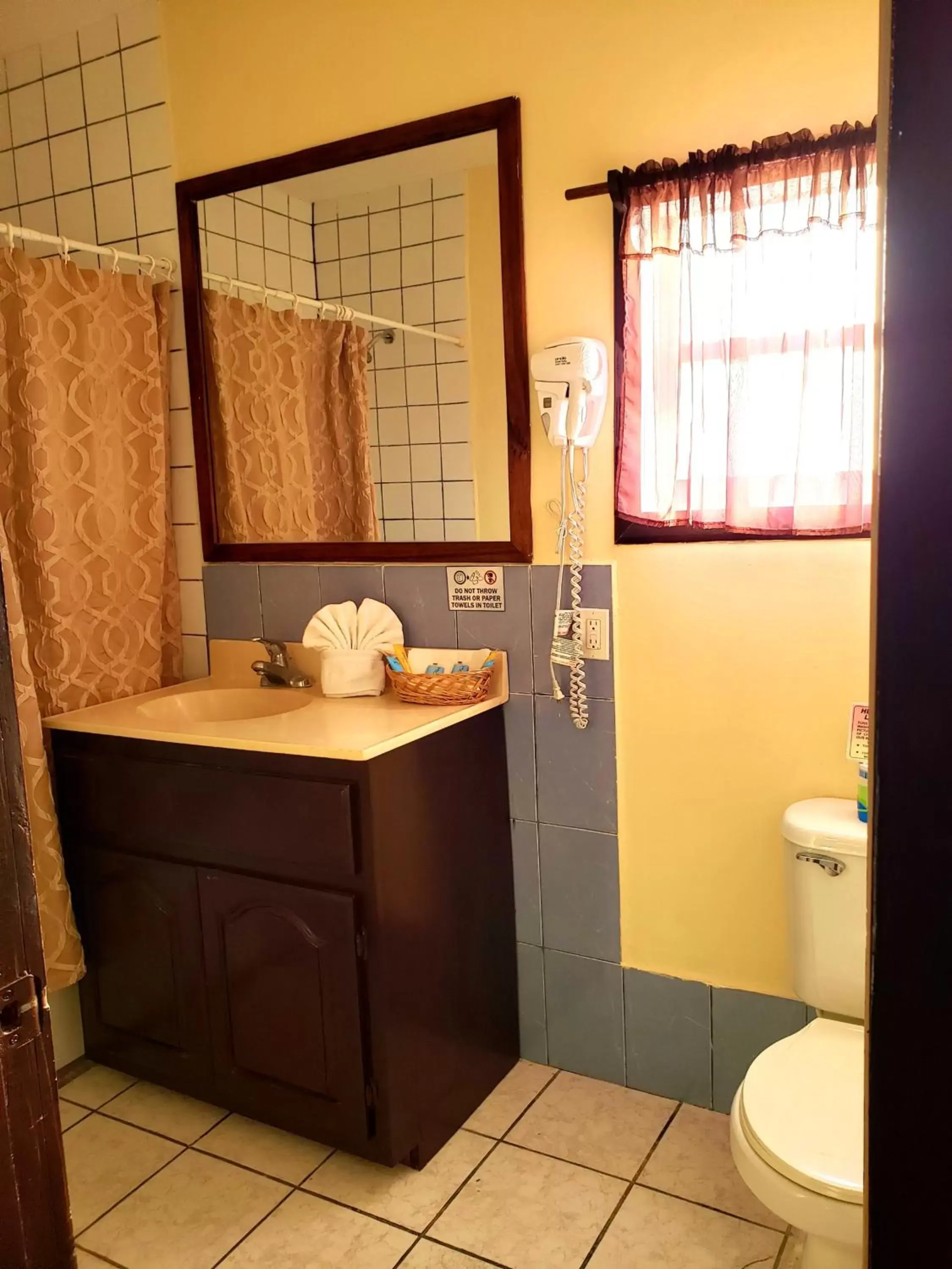 Bathroom in Ocean Tide Beach Resort