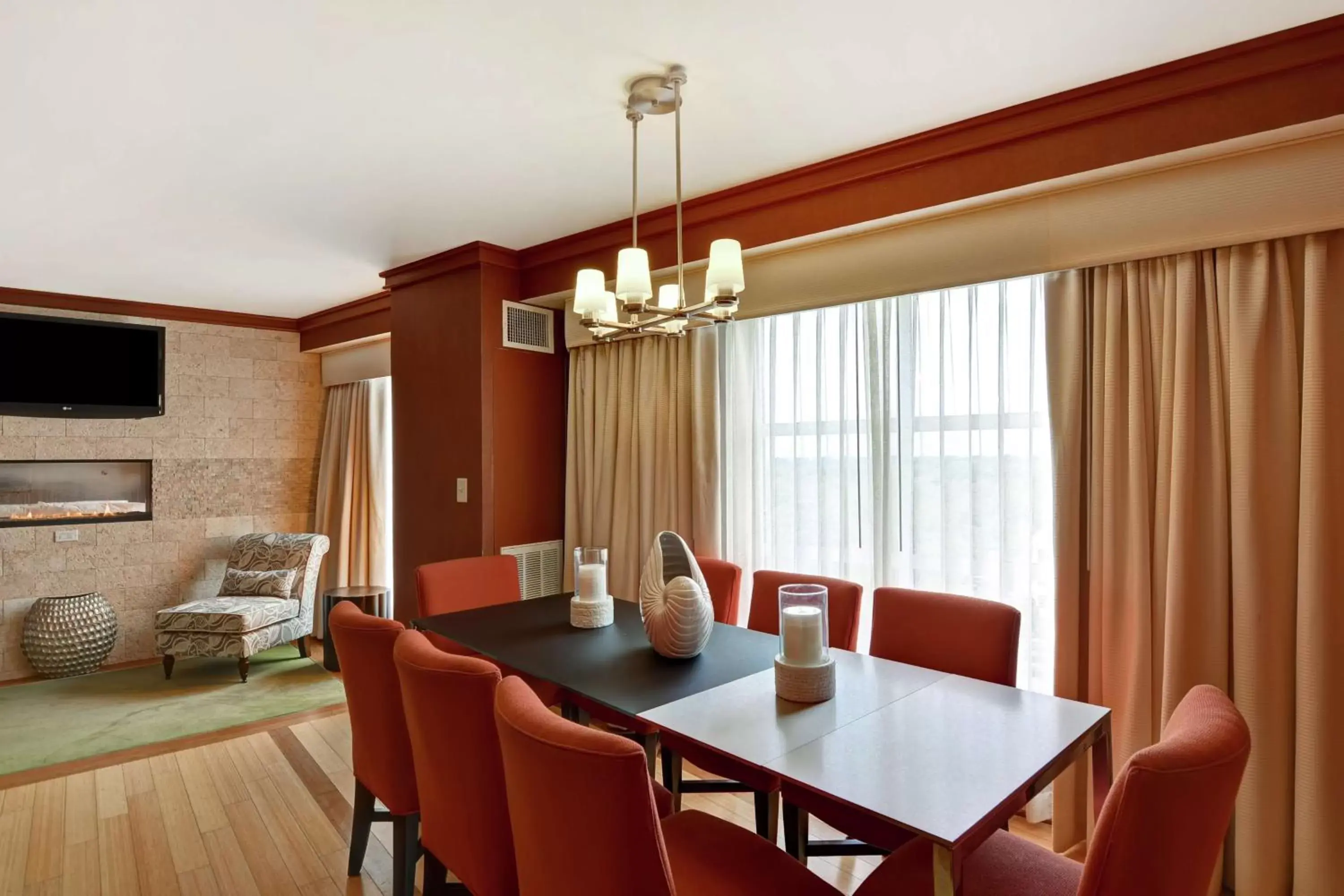 Living room, Dining Area in Embassy Suites by Hilton Raleigh Durham Airport Brier Creek