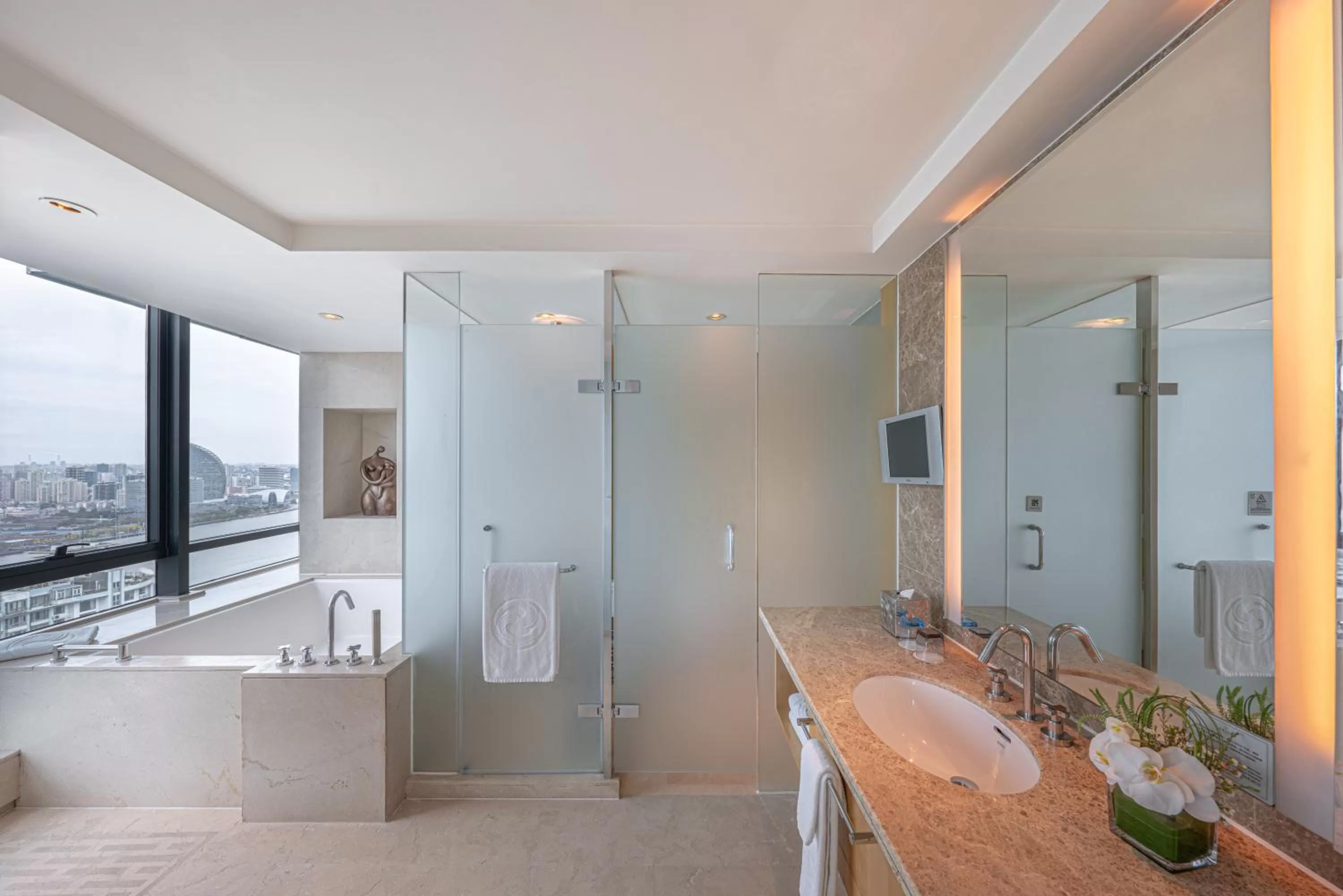 Bathroom in The Eton Hotel Shanghai