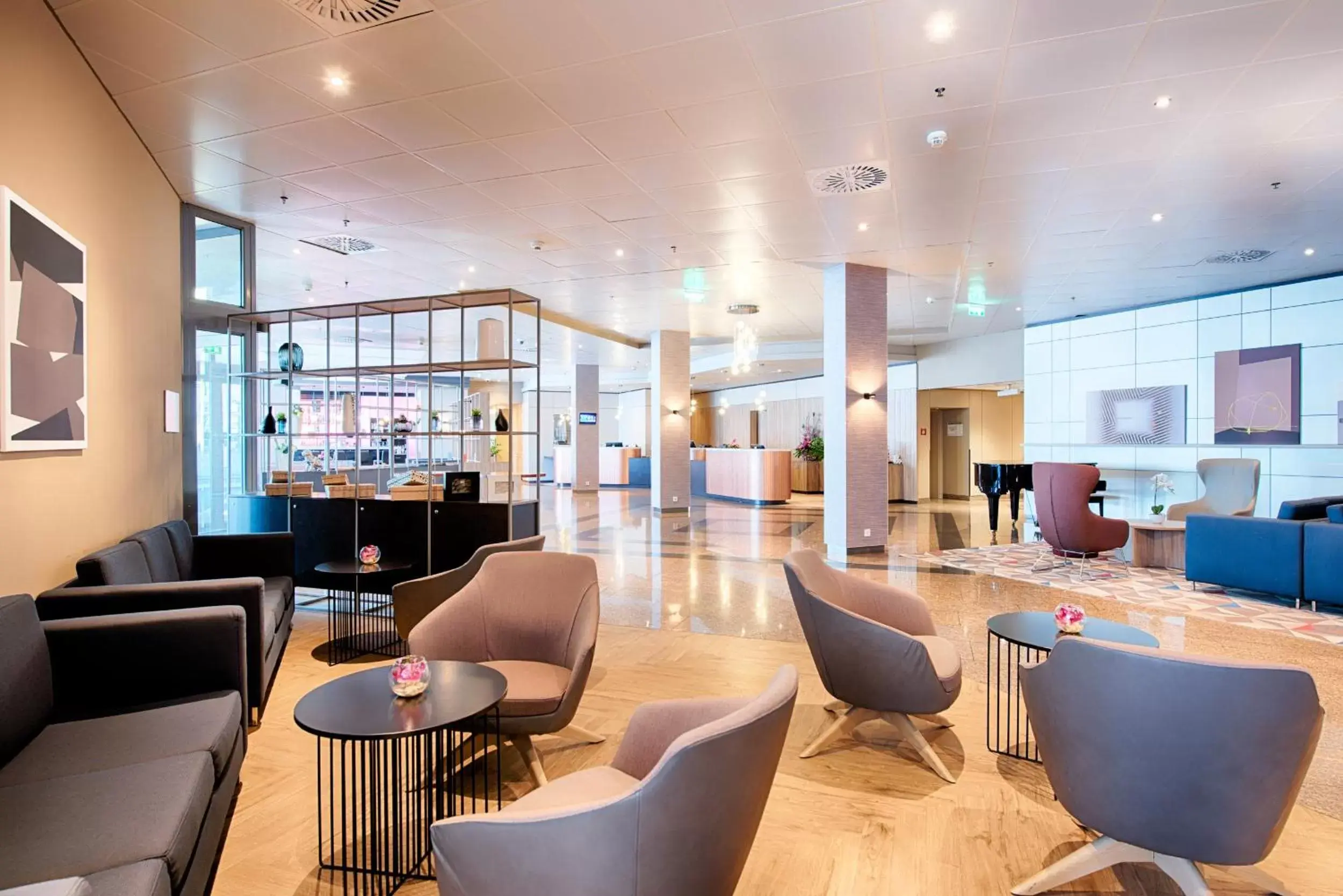 Property building, Lounge/Bar in Crowne Plaza Frankfurt Congress Hotel, an IHG Hotel