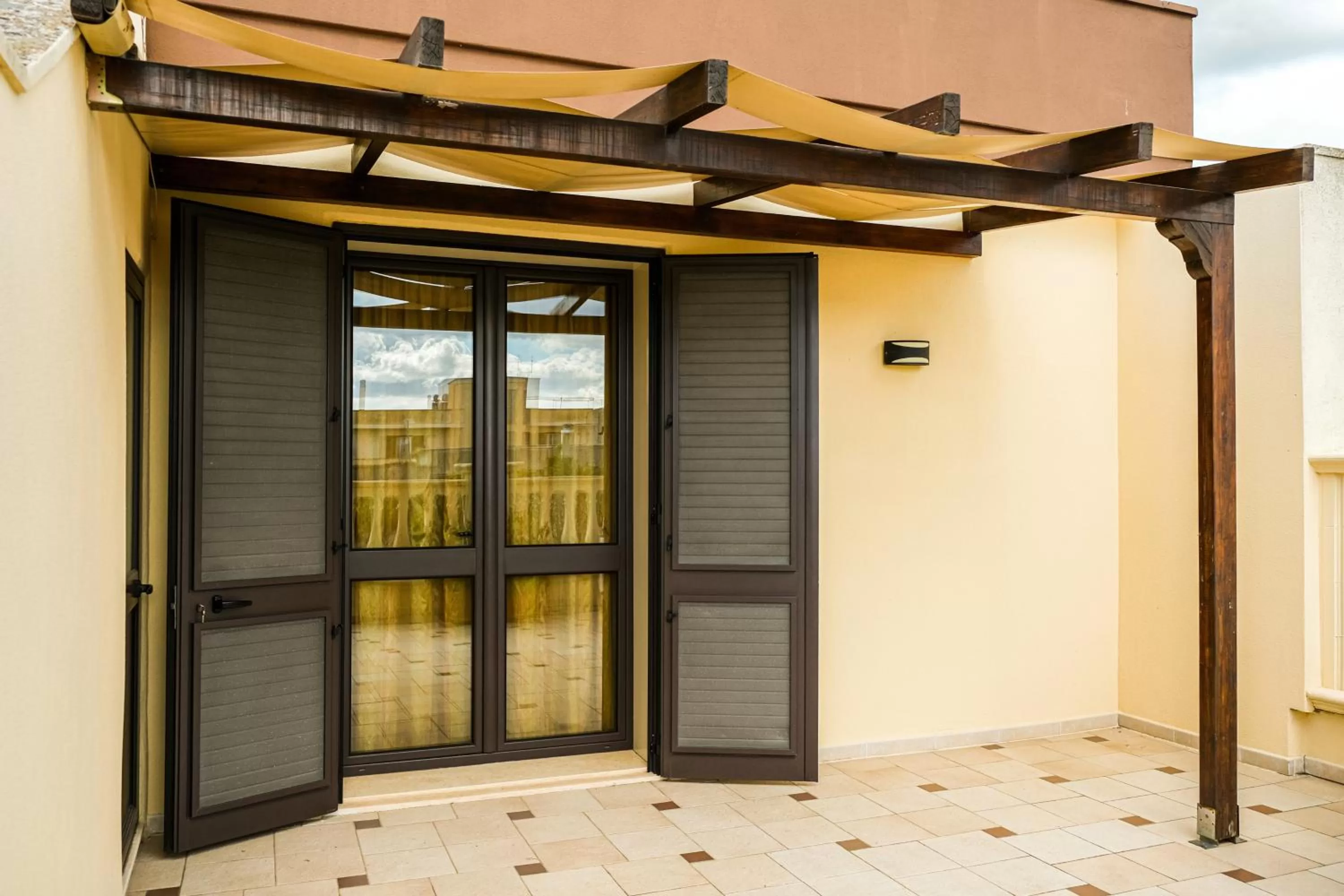 Facade/entrance in Olimpo B&B