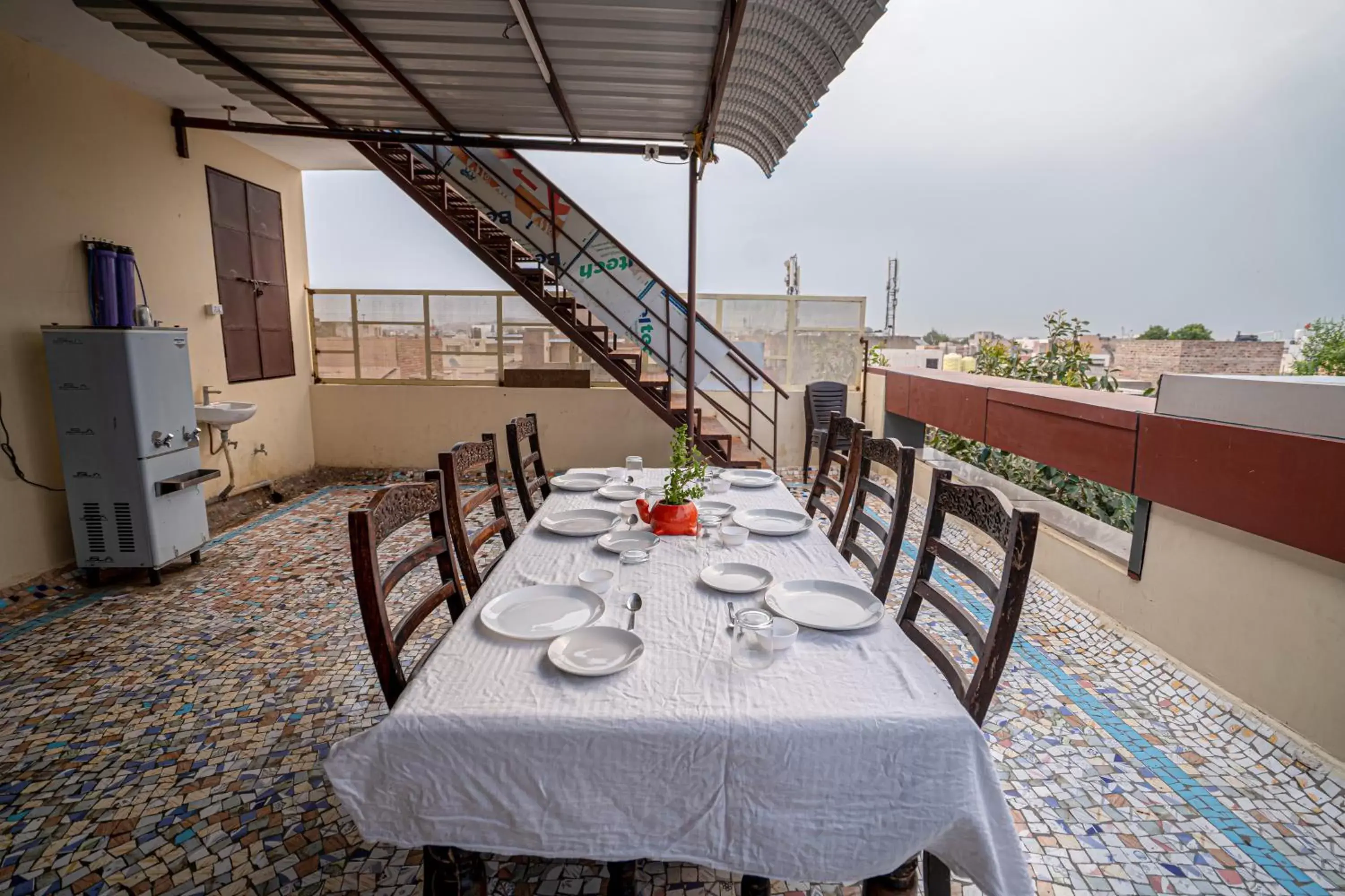 Restaurant/places to eat in Hotel Silver Cloud Restaurant/places to eat in Hotel Silver Cloud