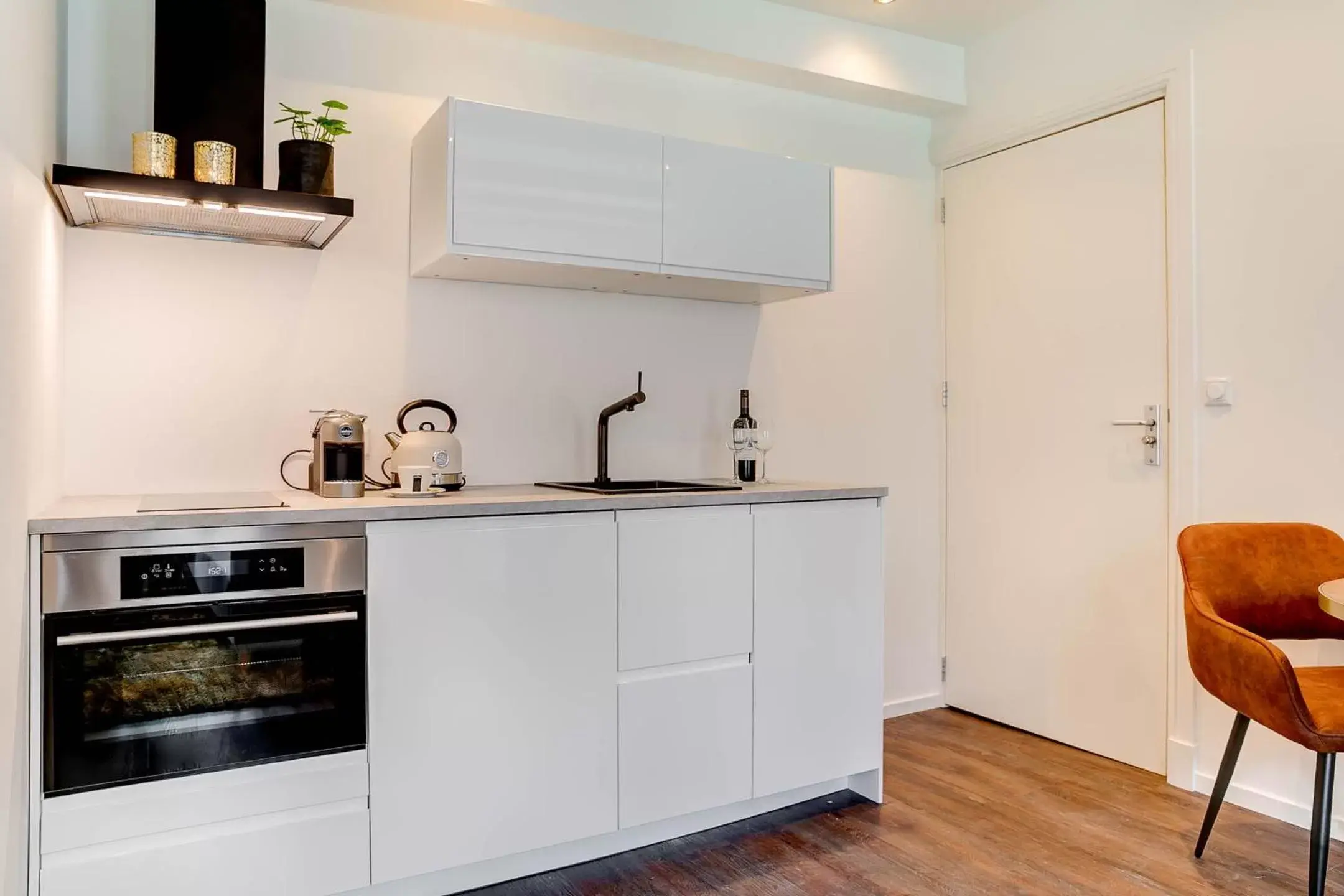 Kitchen/Kitchenette in Haarlem Hotel Suites