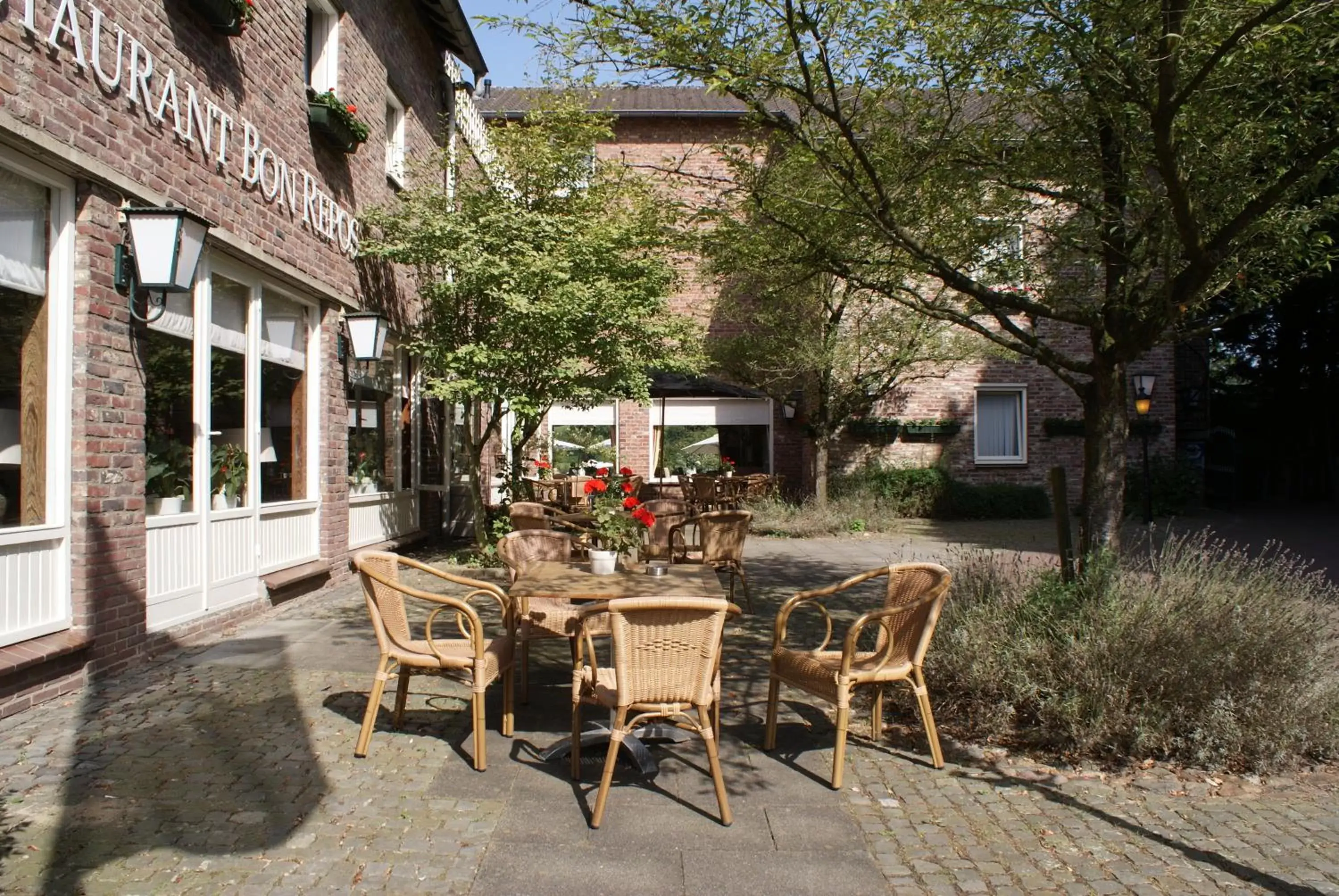 Patio in Fletcher Hotel Restaurant Bon Repos