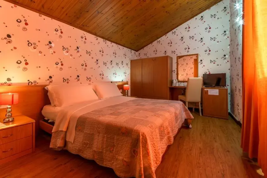 Bedroom, Bed in Hotel Donatello