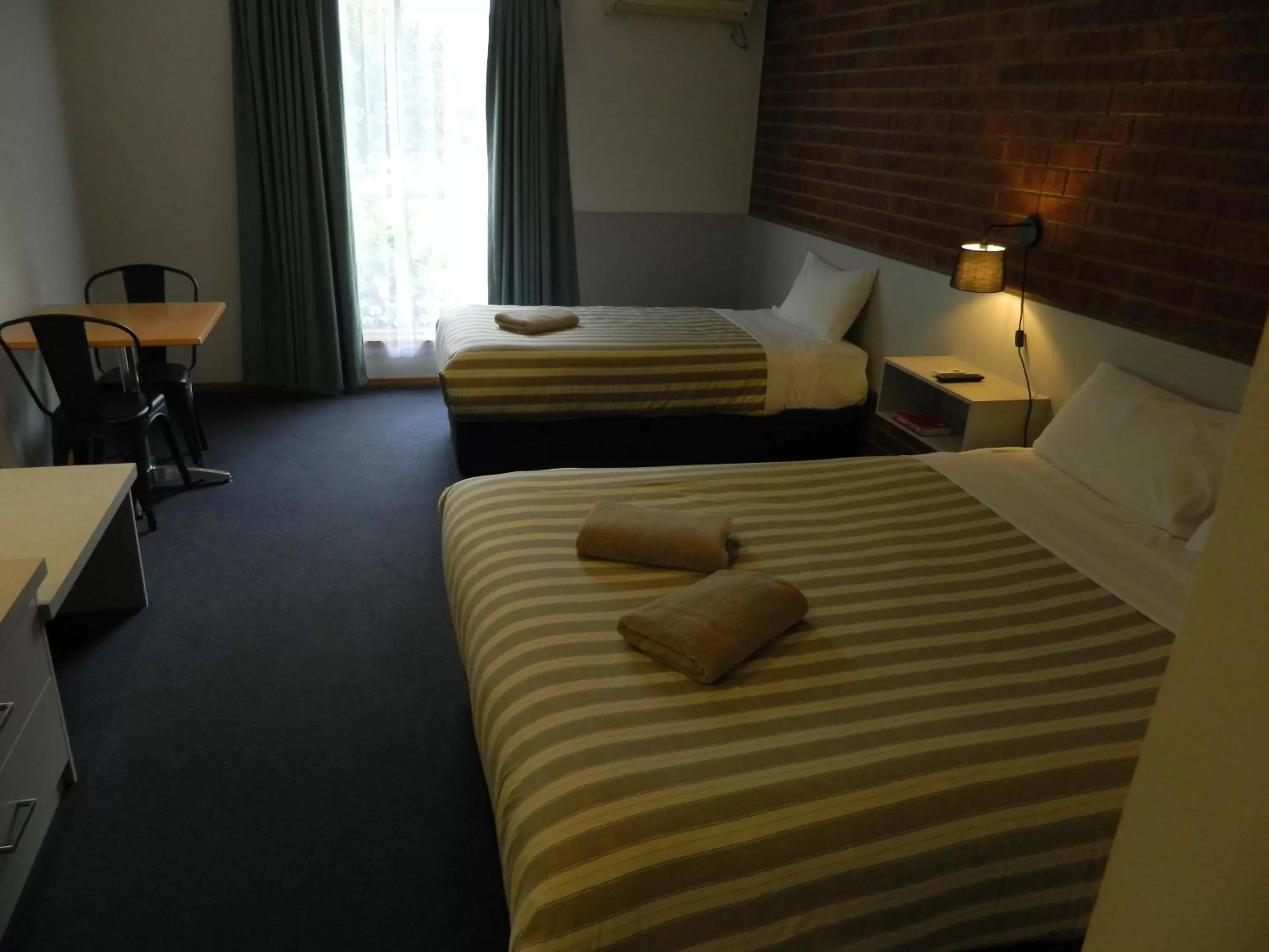 Bed in Werribee Motel and Apartments