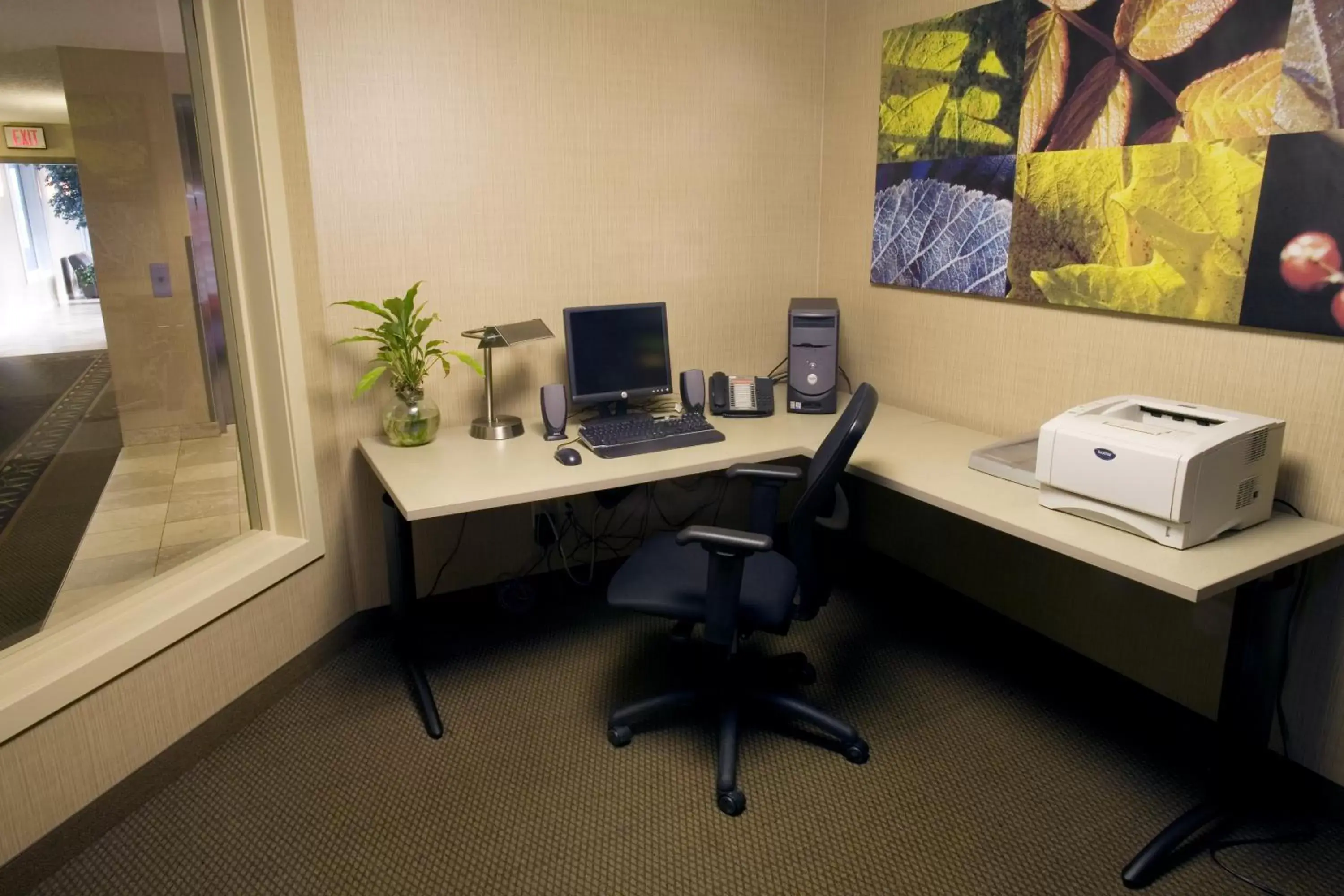 Business facilities, Business Area/Conference Room in Heritage Inn & Suites - Brooks