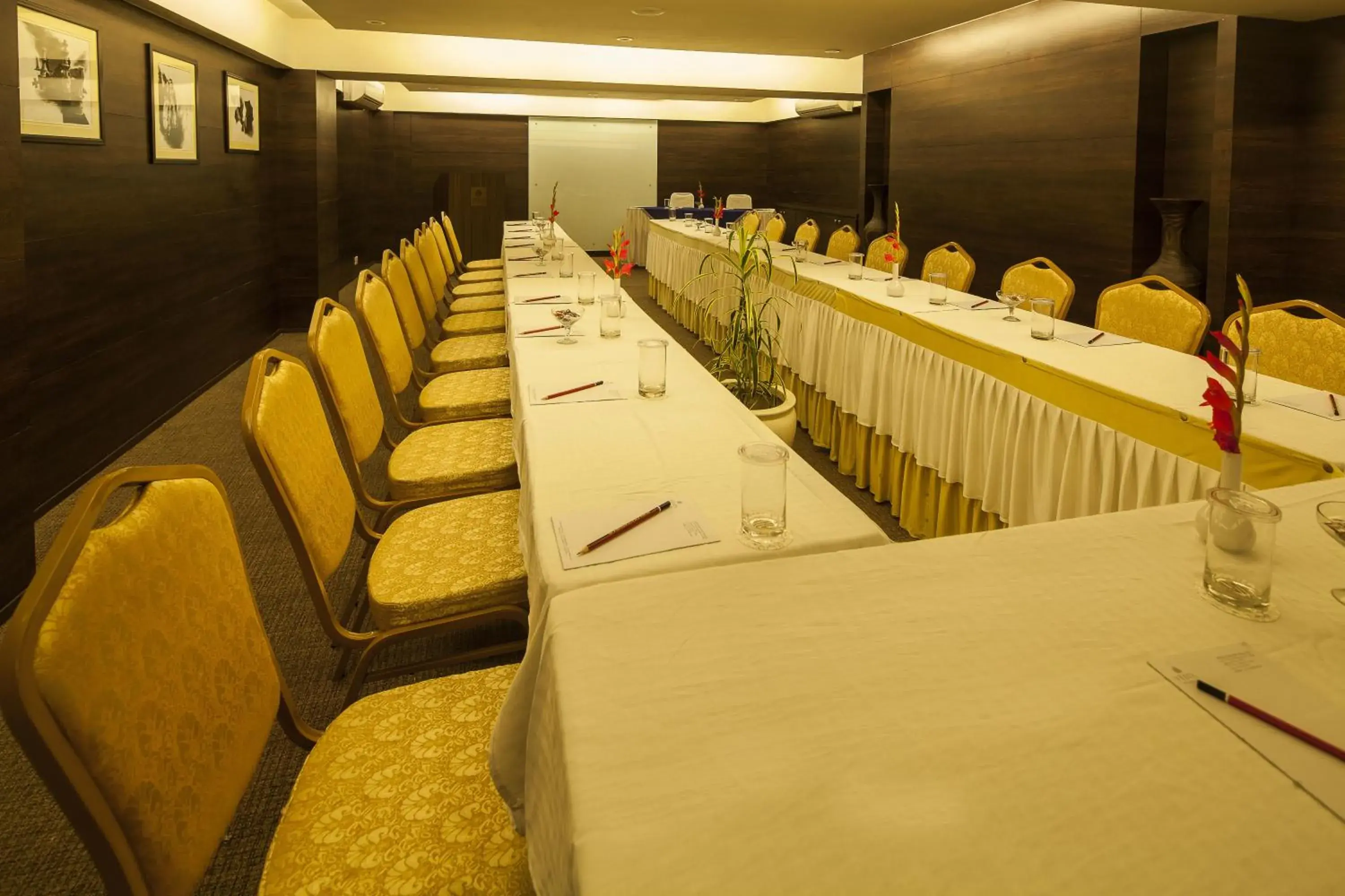 Business facilities in Vesta Maurya Palace