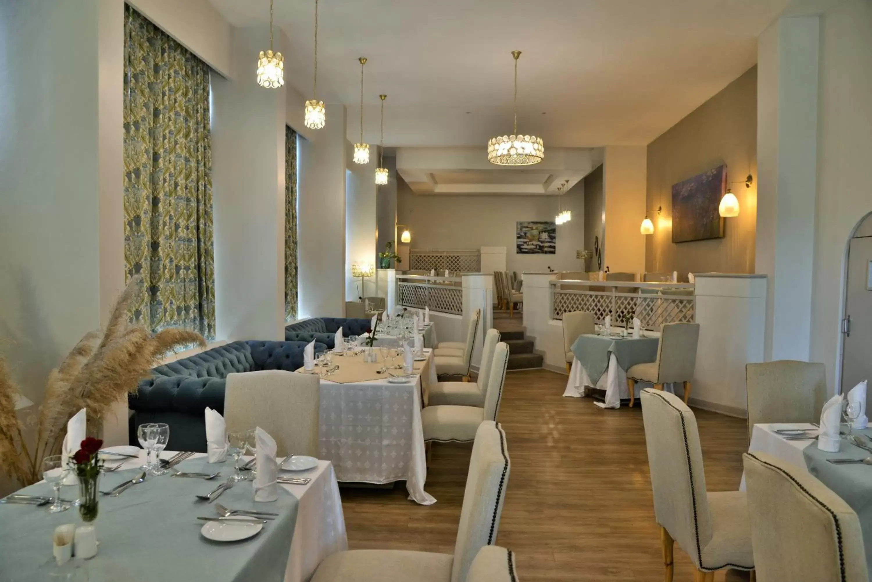 Dining area, Restaurant/Places to Eat in Cresta Jameson Hotel