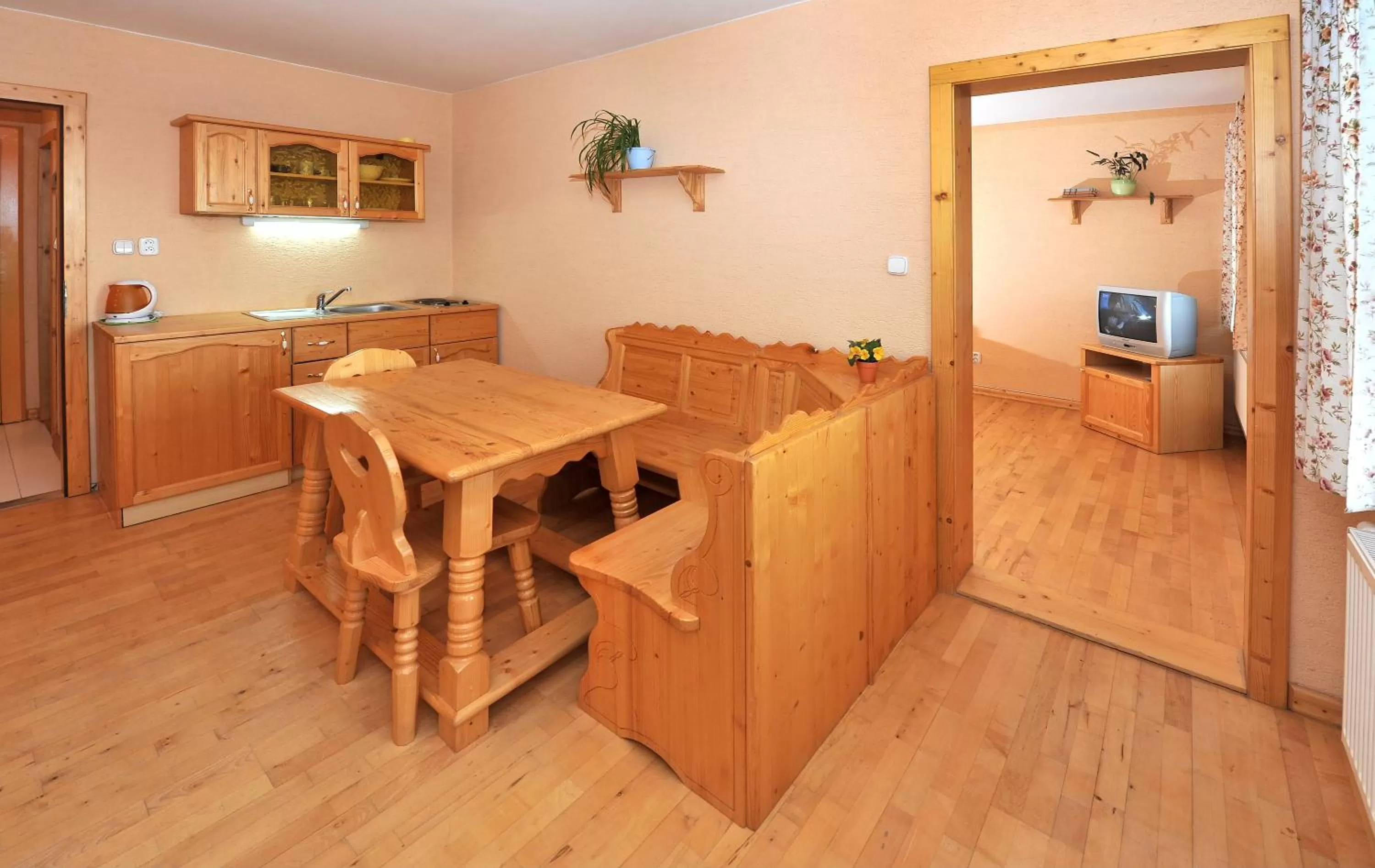 Kitchen or kitchenette, Restaurant/Places to Eat in Apartmány Renomal