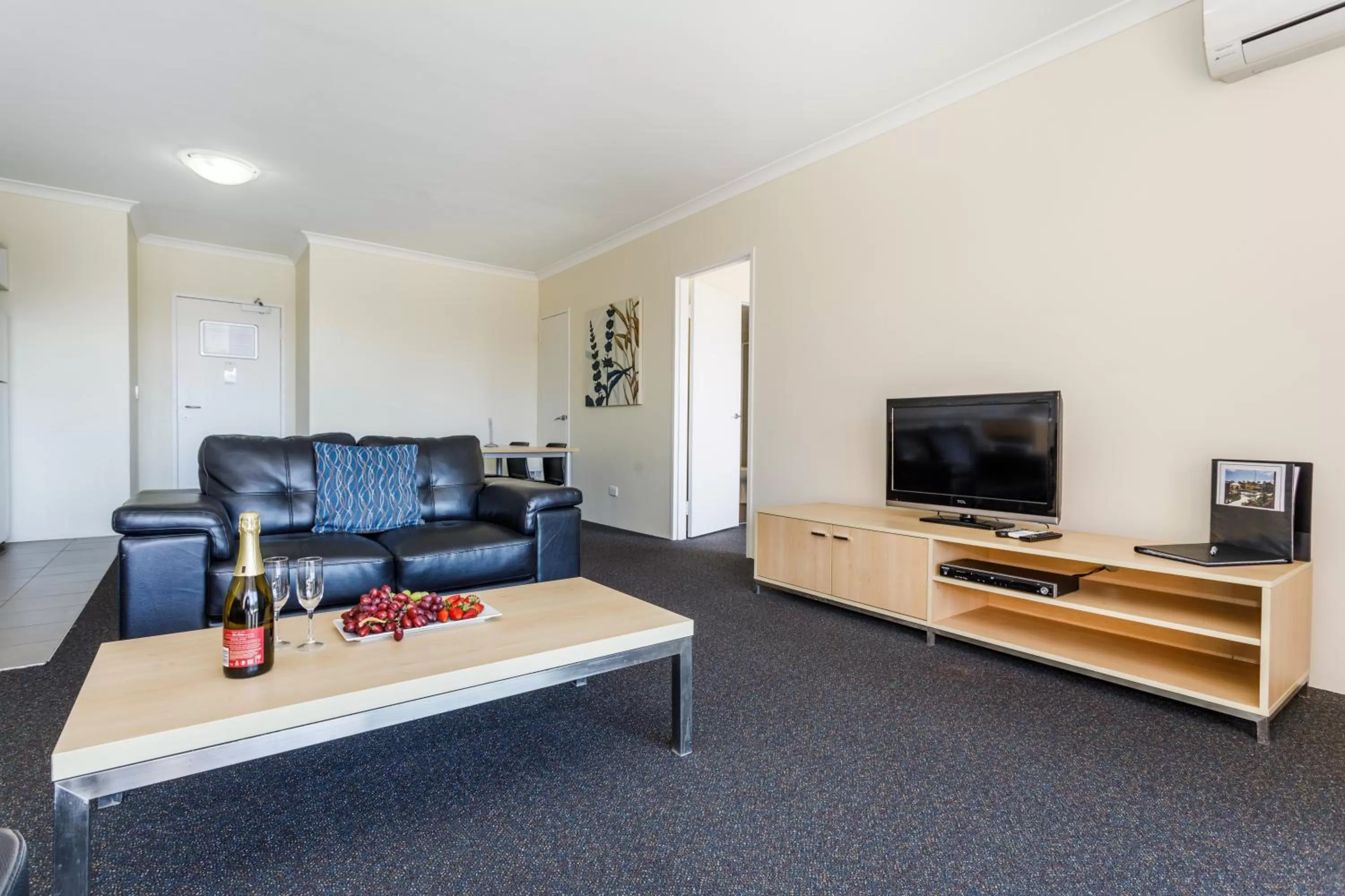 Living room in Perth Ascot Central Apartment Hotel Official