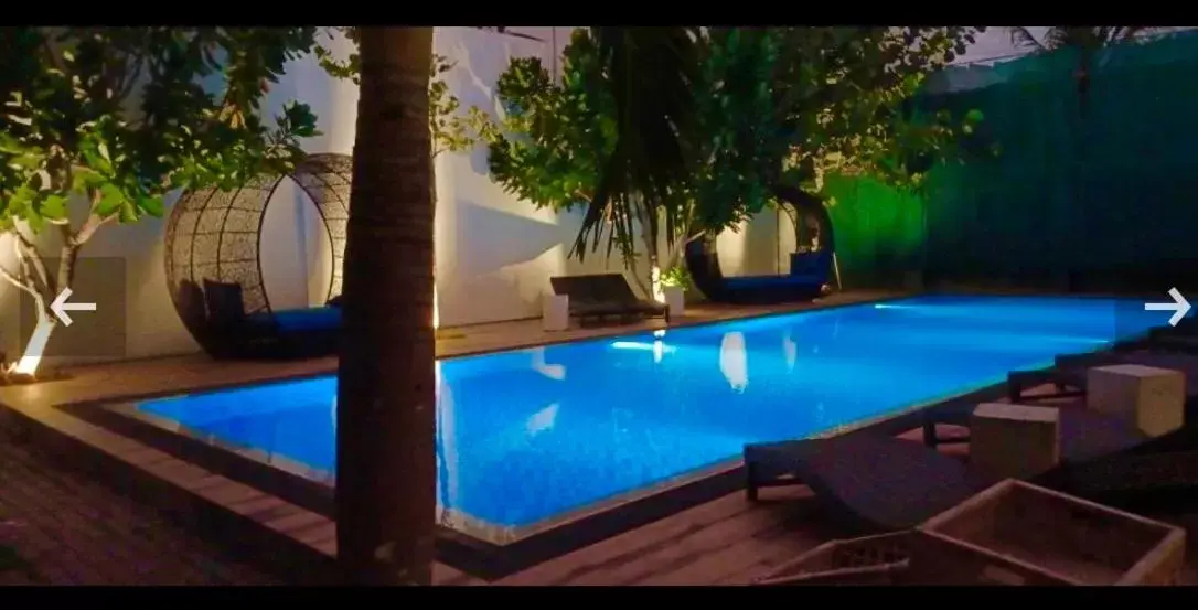 Swimming Pool in Hotel Cloud 9 Negombo