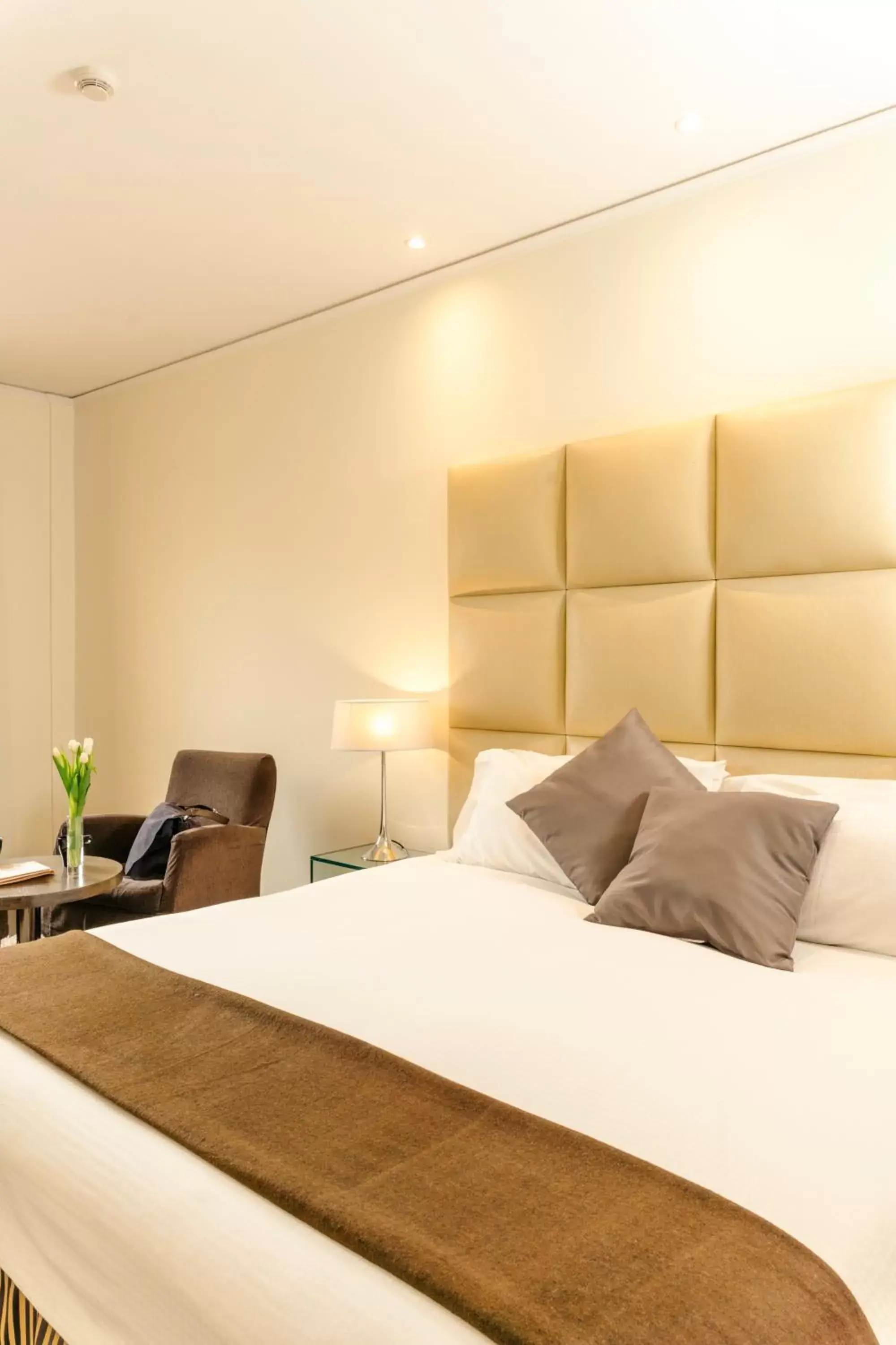 Bed in Cosmopolitan Hotel Bed in Cosmopolitan Hotel