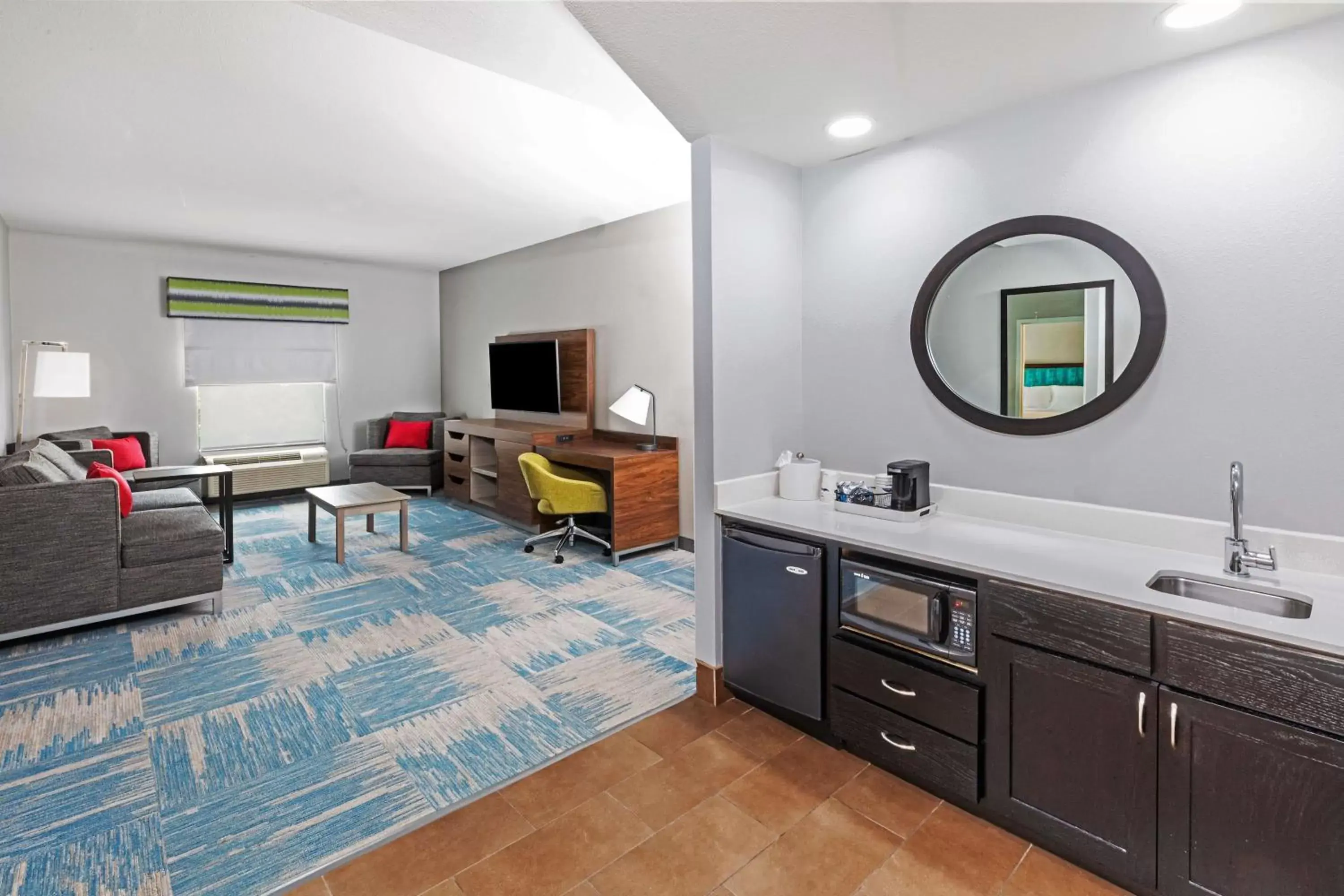 Living room in Hampton Inn and Suites Houston Central