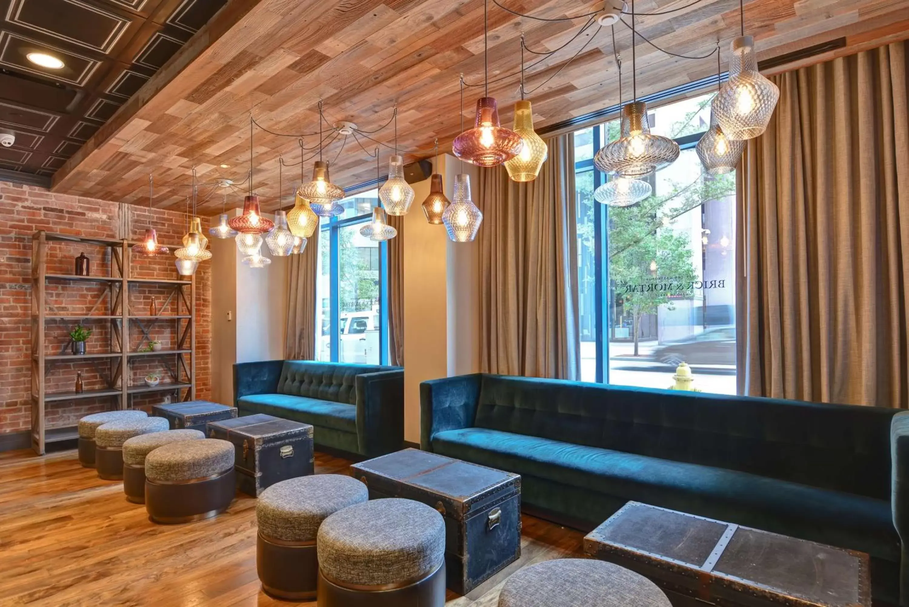 Lounge or bar in The Cincinnatian Curio Collection by Hilton Lounge or bar in The Cincinnatian Curio Collection by Hilton