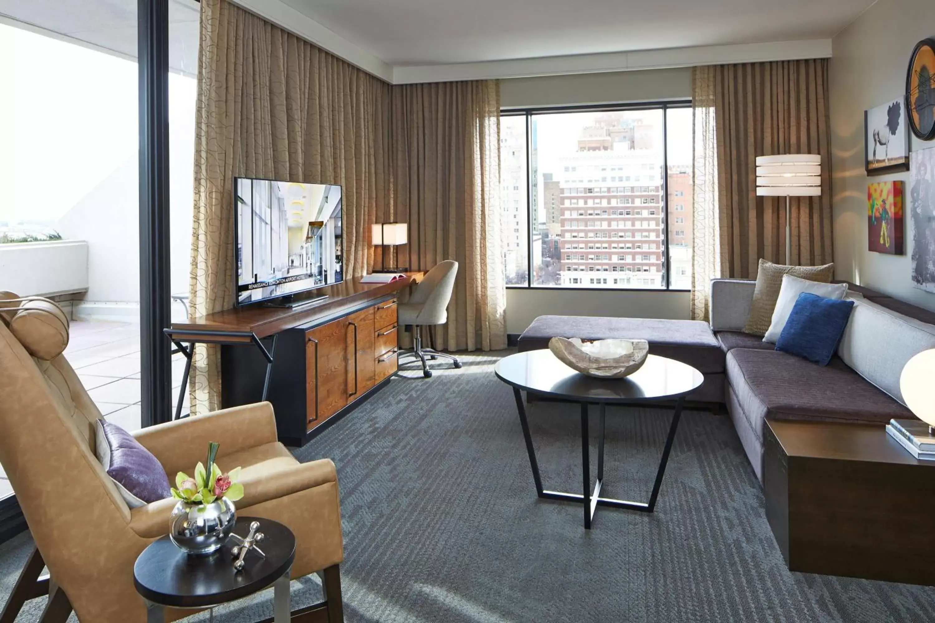 Living room, Seating Area in The Worthington Renaissance Fort Worth Hotel