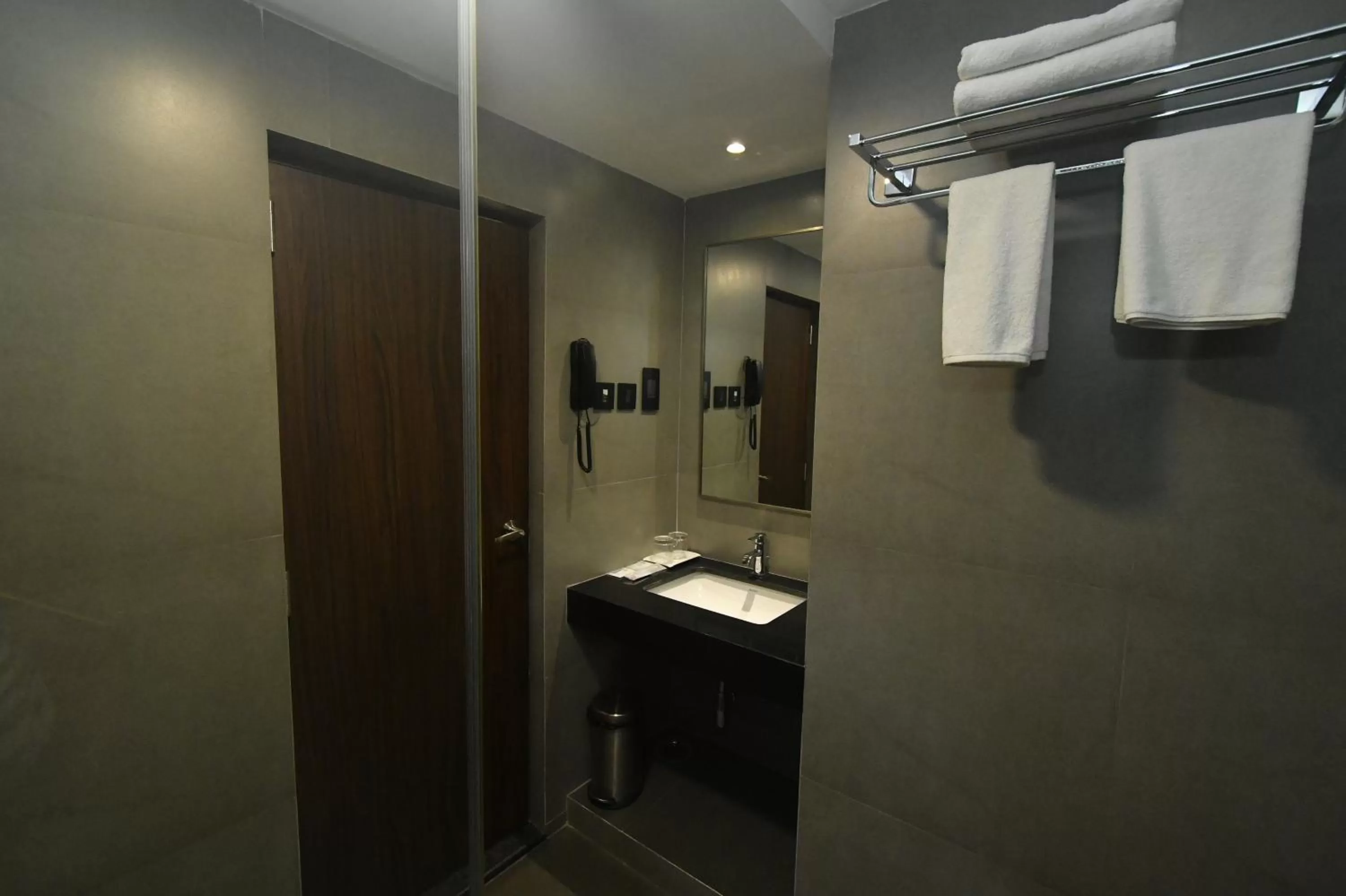 Bathroom in Hotel Ranjith