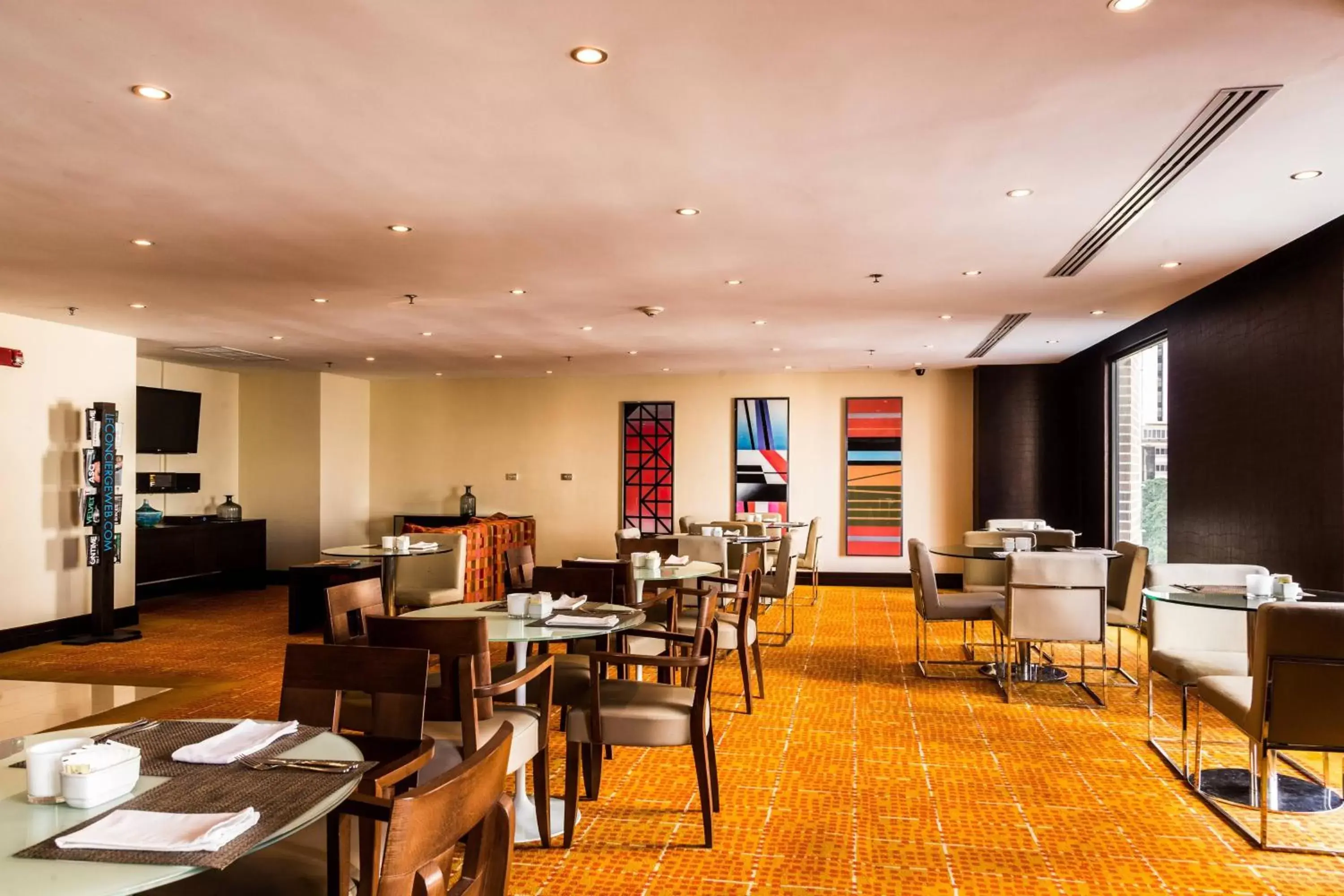 Lounge or bar, Restaurant/Places to Eat in Renaissance Caracas La Castellana Hotel