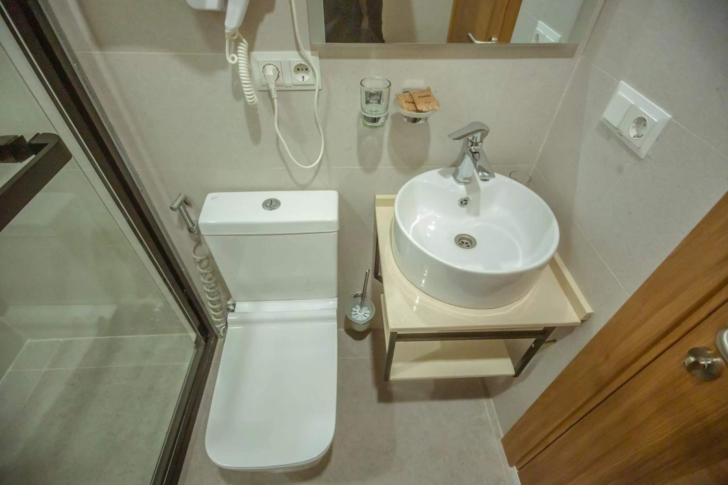 Shower, Bathroom in Hotel Banovani