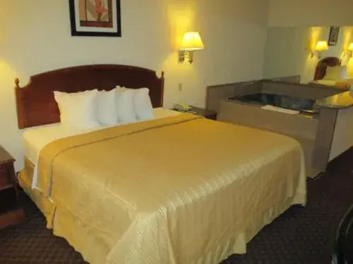 Photo of the whole room, Bed in Motel 6-Seaford, DE