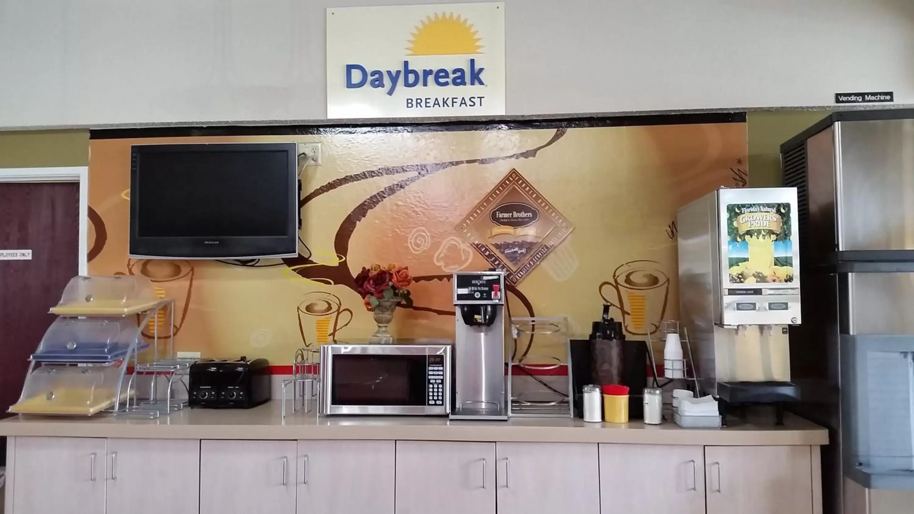 Coffee/tea facilities in Days Inn by Wyndham Buena Park