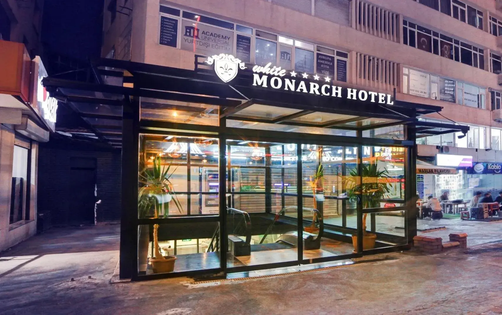 Facade/entrance in White Monarch Hotel