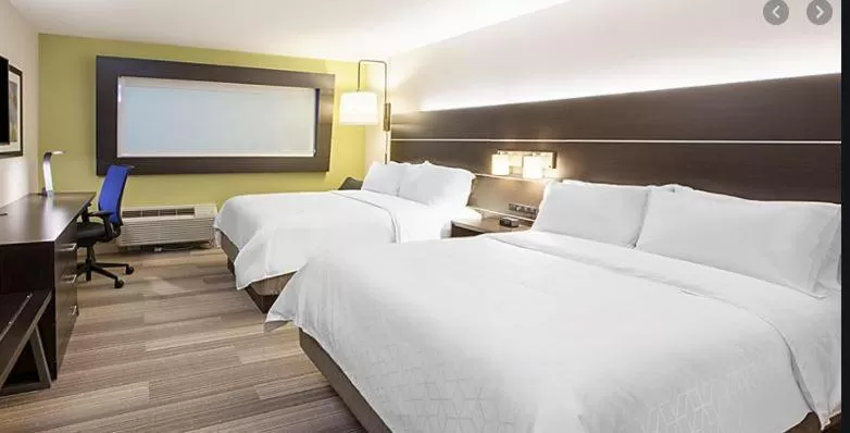 Holiday Inn Express & Suites Woodland Hills by IHG