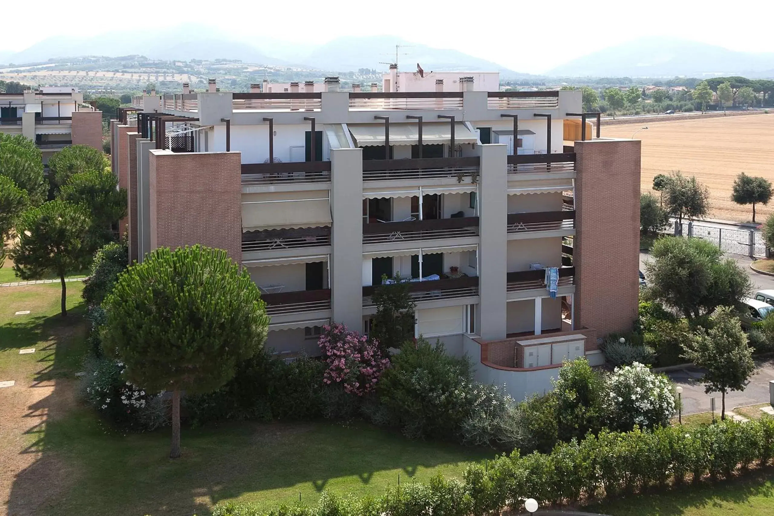 Comfort Two-Bedroom Apartment in Le Residenze di Santa Costanza - Le Dimore