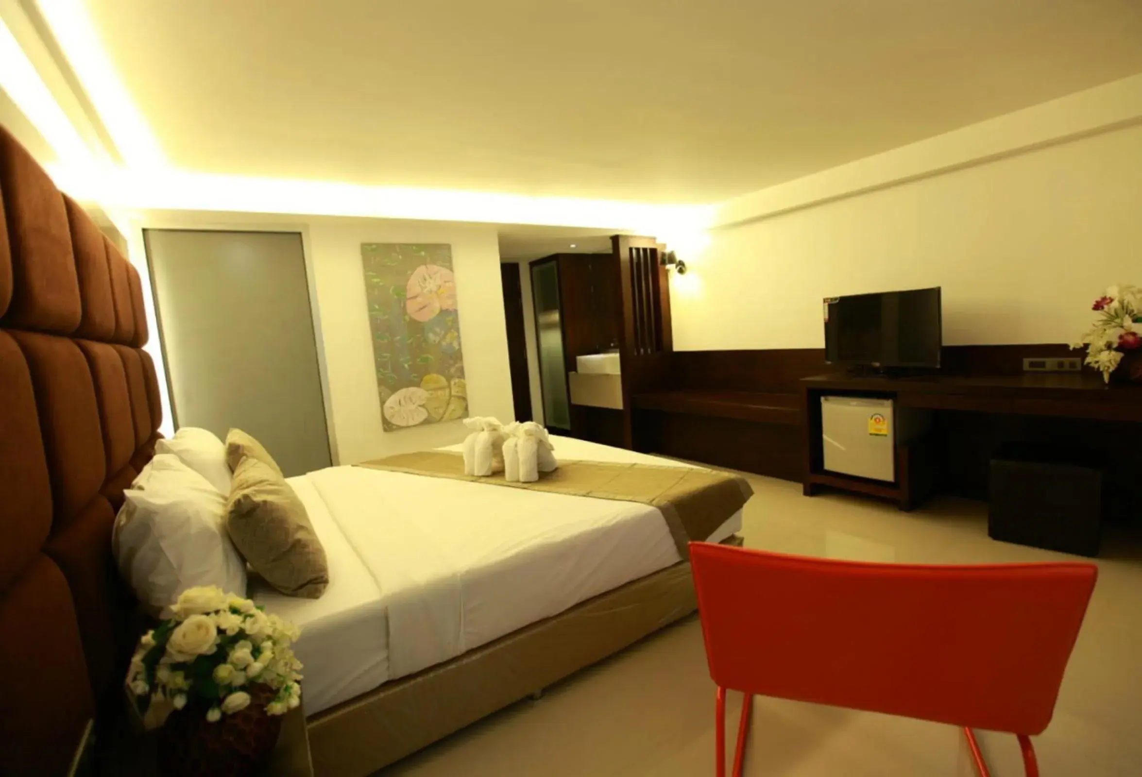 Photo of the whole room, Bed in The Bangkok Major Suite Photo of the whole room, Bed in The Bangkok Major Suite