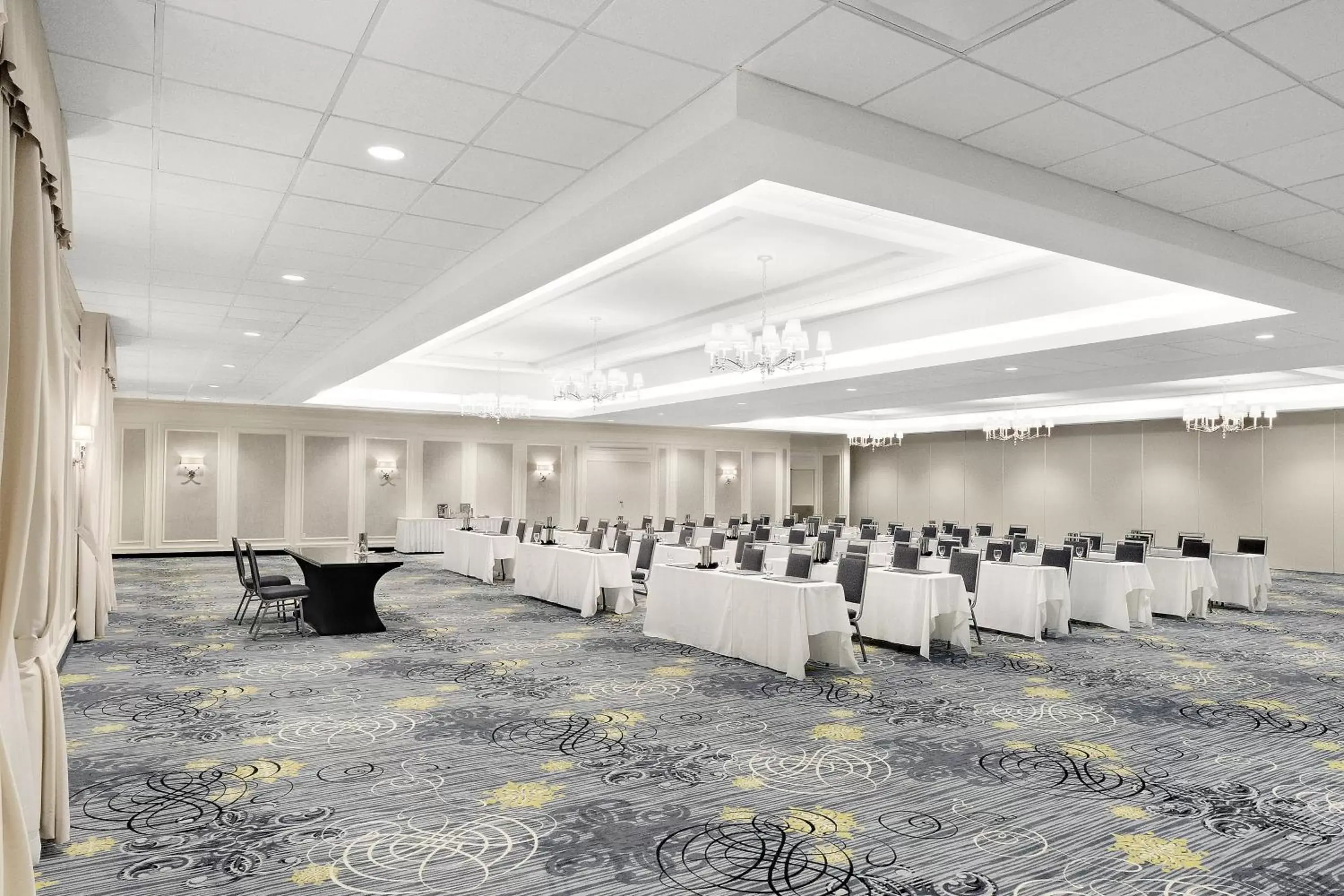 Meeting/conference room, Banquet Facilities in Sheraton Cavalier Saskatoon Hotel